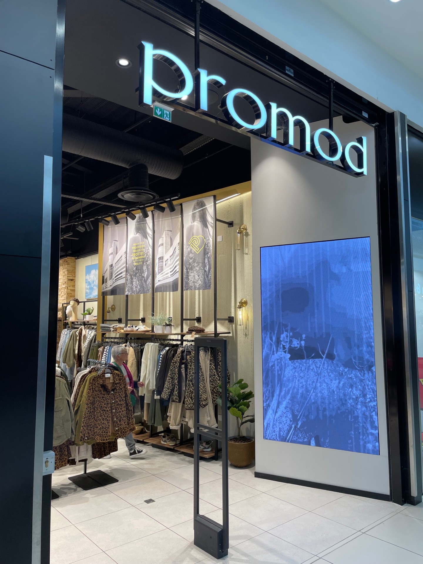 Foto 3 di Promod