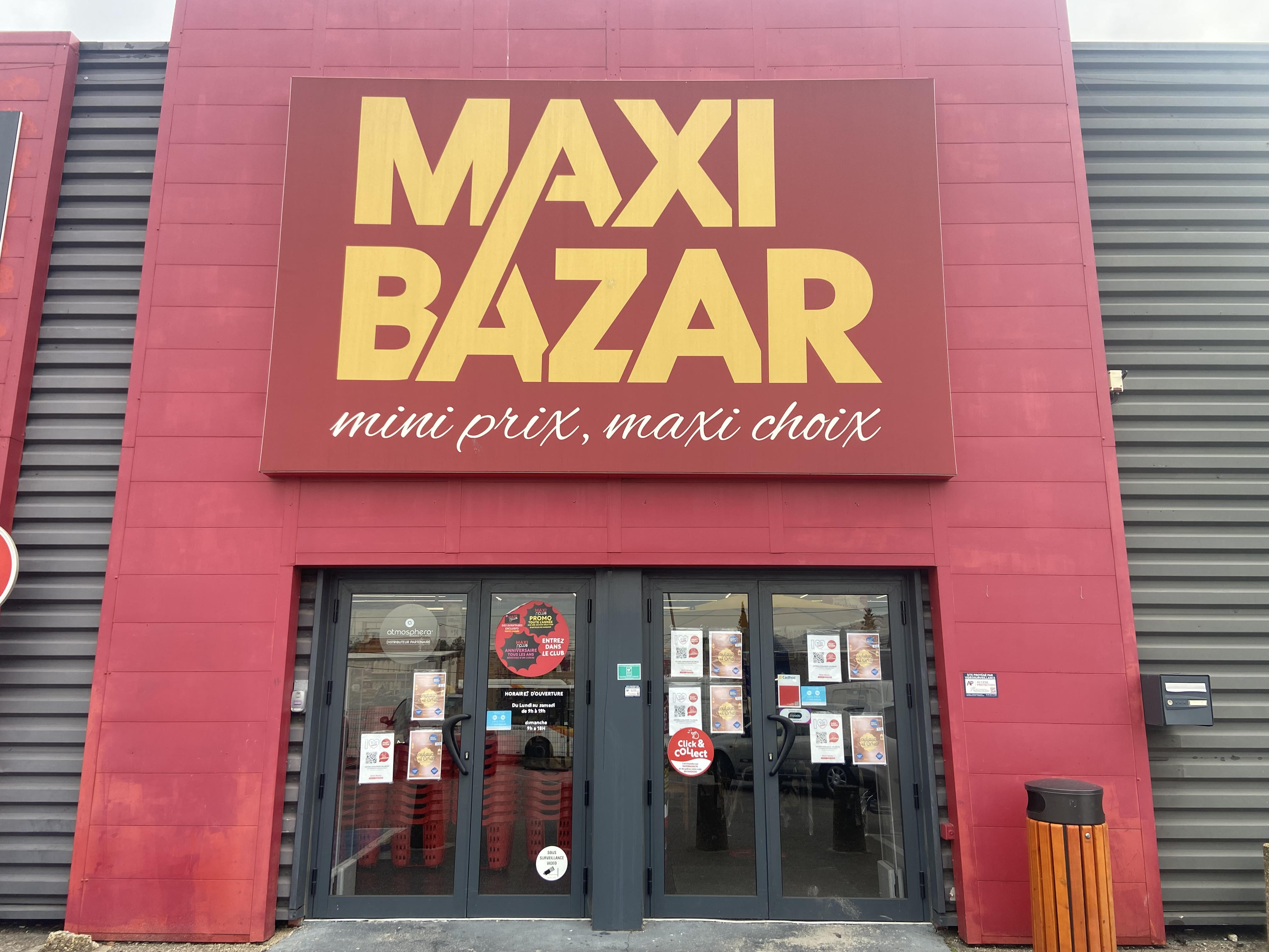 Foto 1 di Maxi Bazar