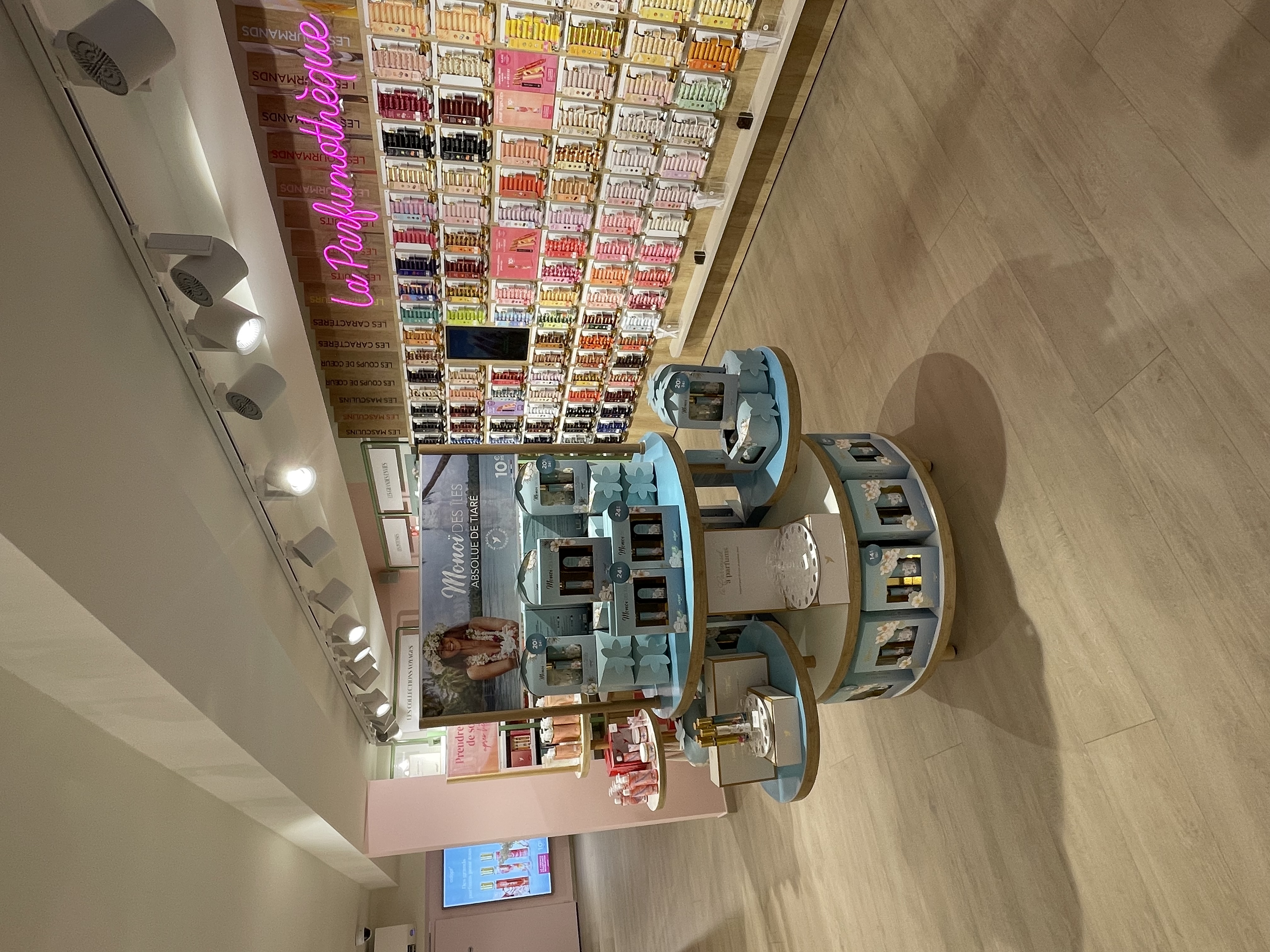 Foto 5 di Adopt Parfums