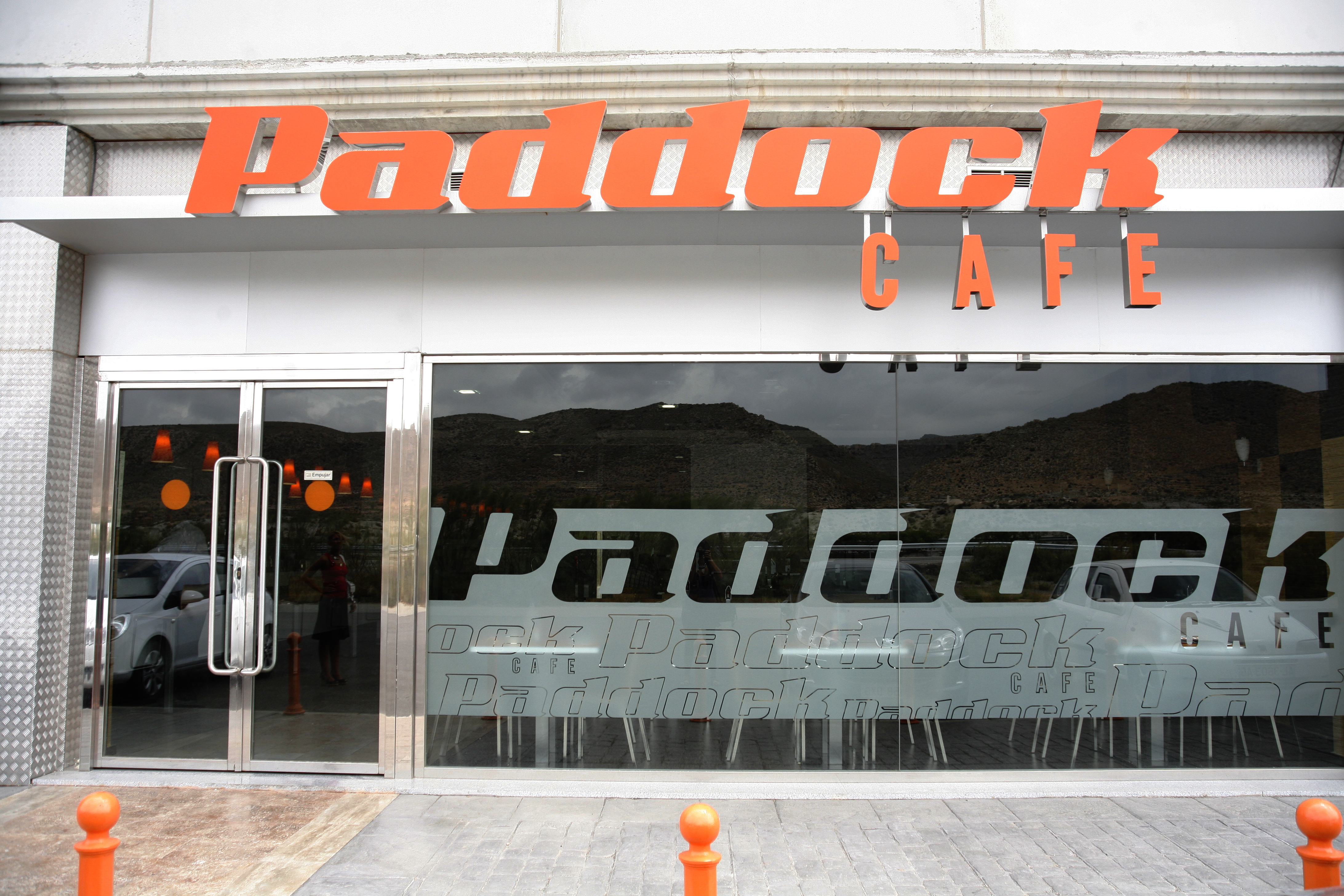 Foto 1 di Paddock