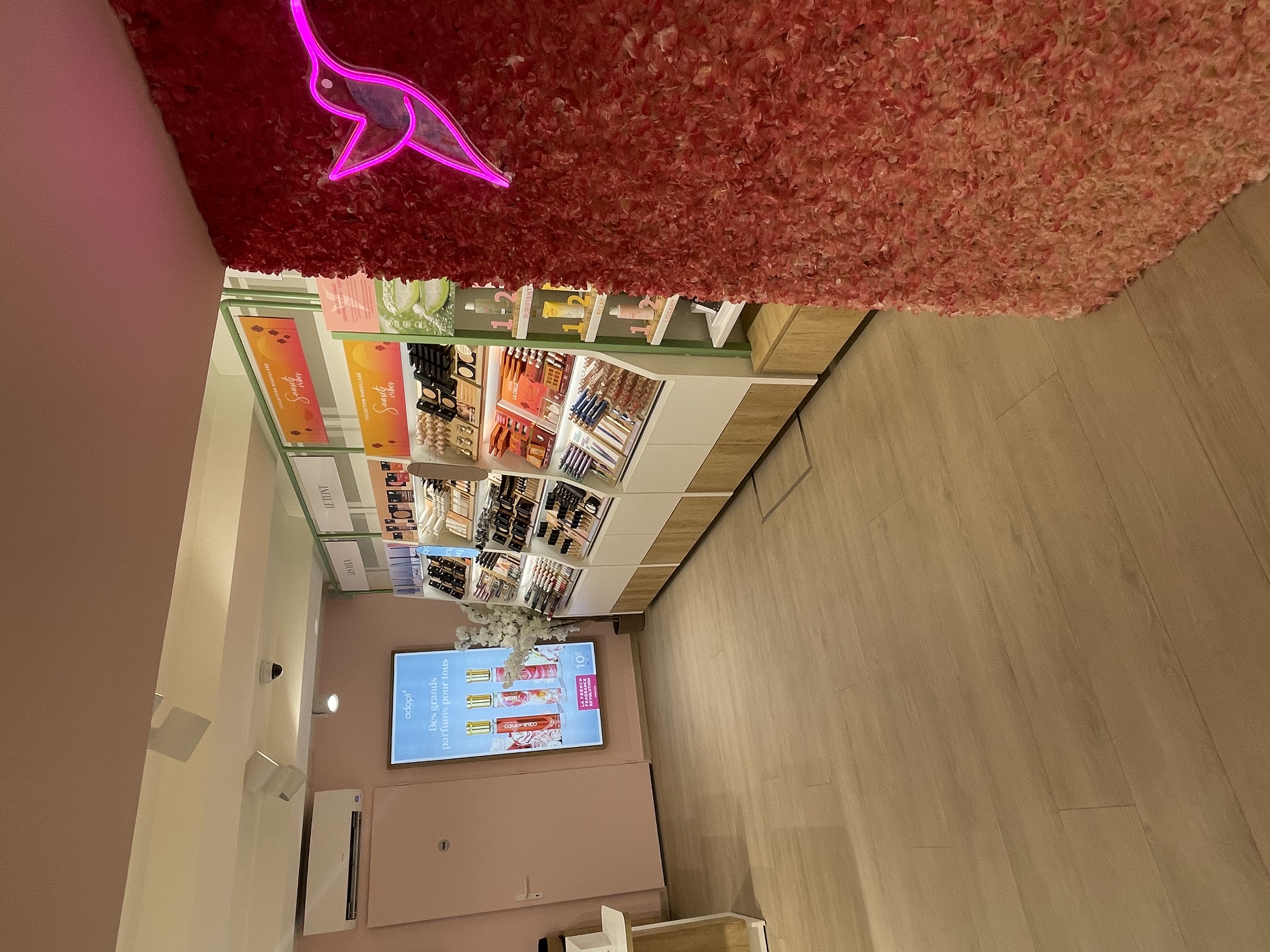 Foto 4 di Adopt Parfums