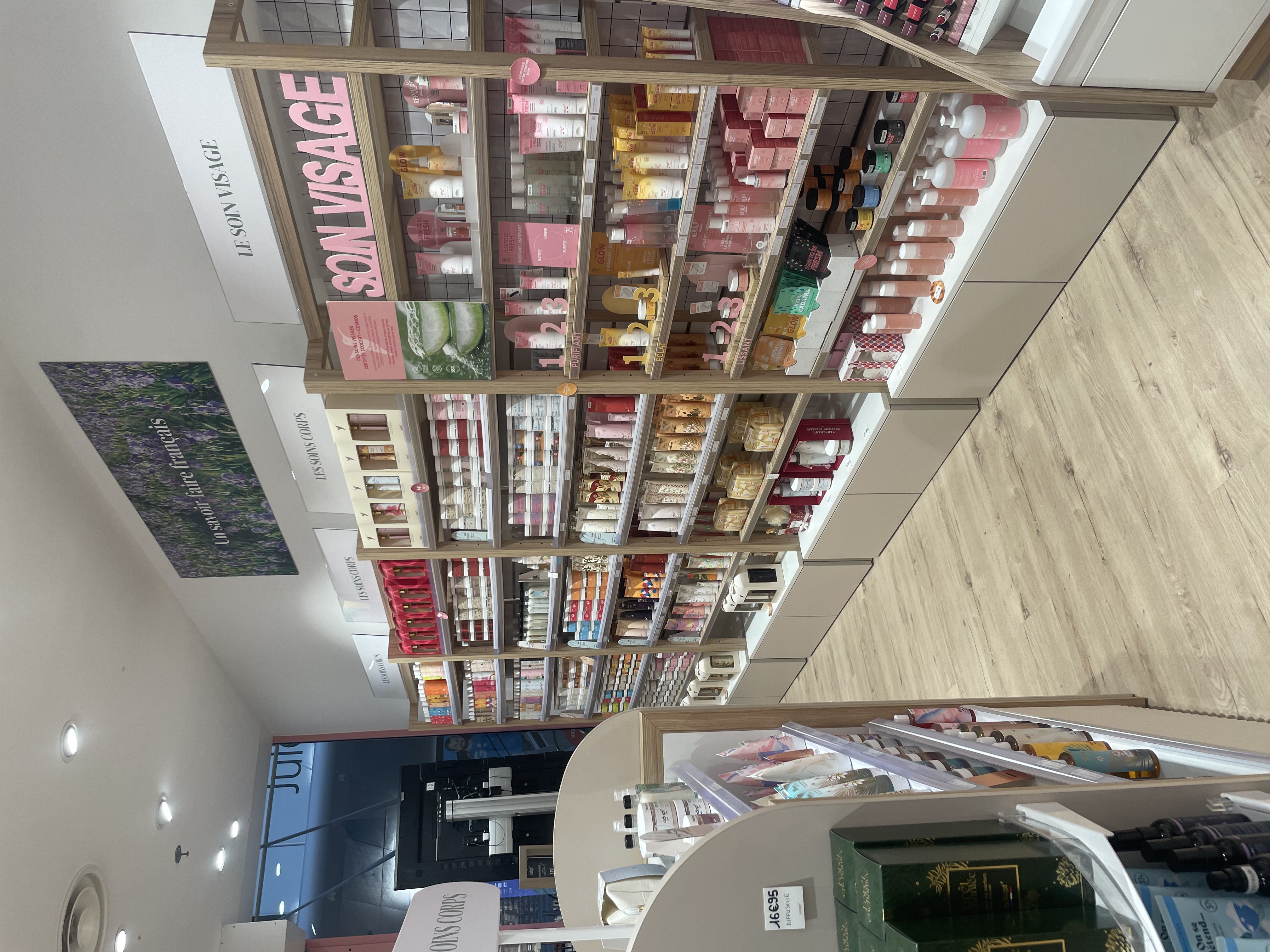 Foto 4 di Adopt Parfums