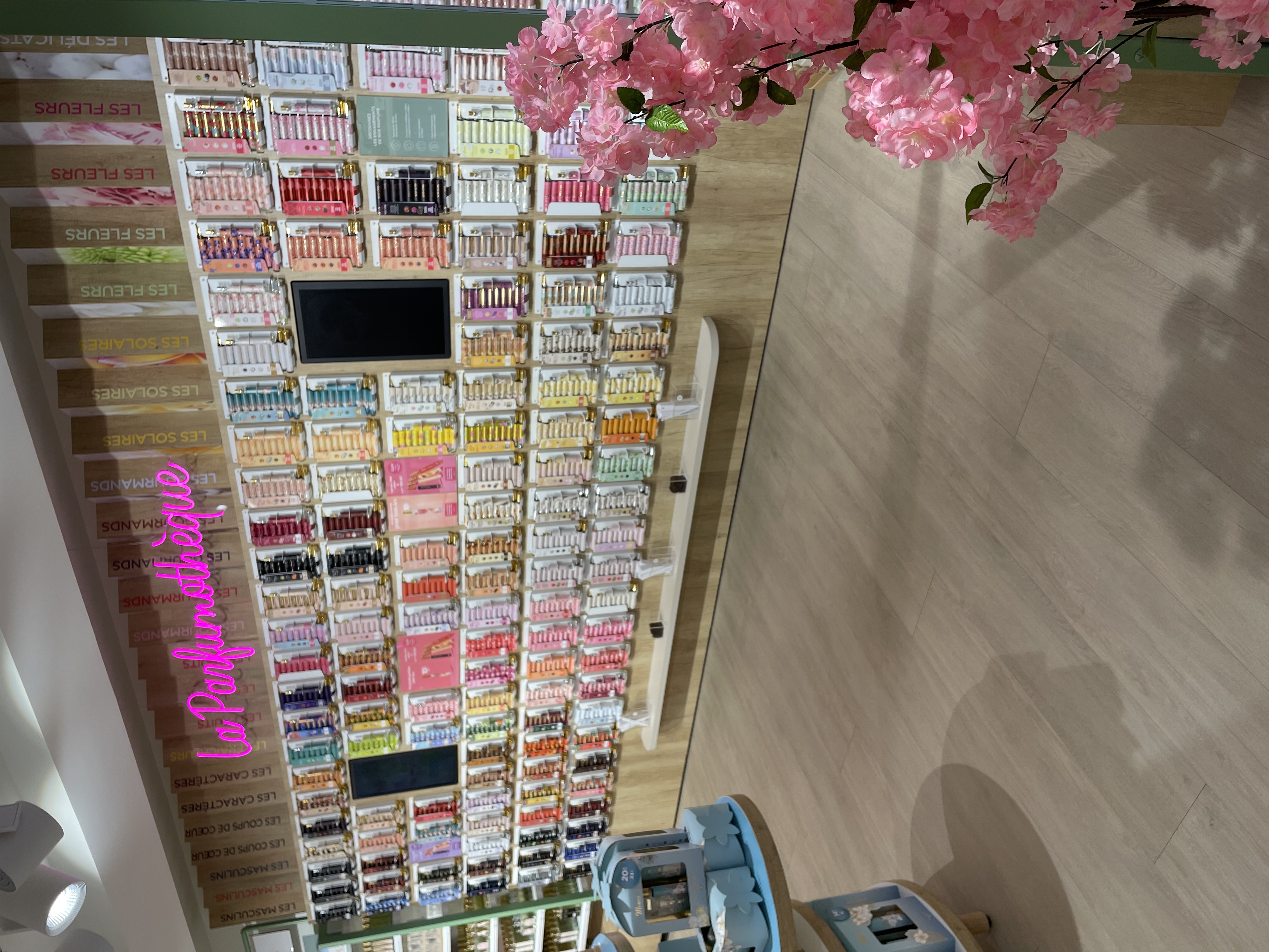 Foto 6 di Adopt Parfums