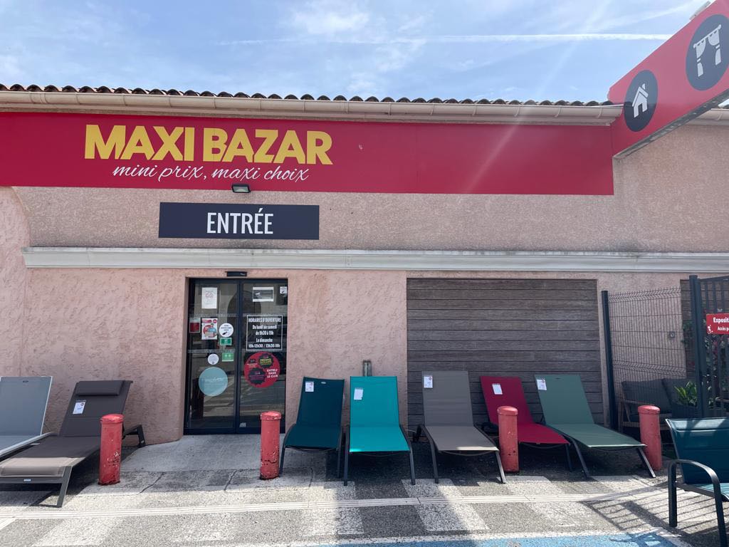 Foto 1 di Maxi Bazar