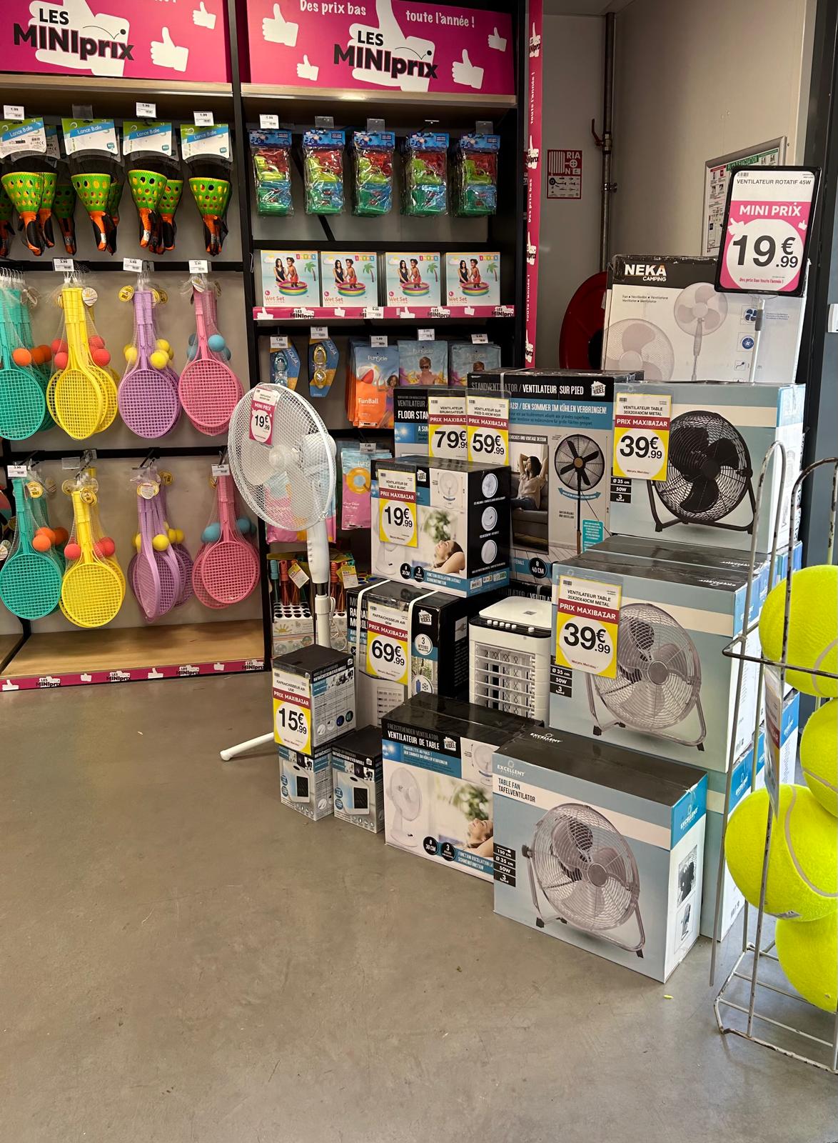 Foto 40 di Maxi Bazar