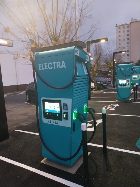 Foto 4 di Electra Charging Station