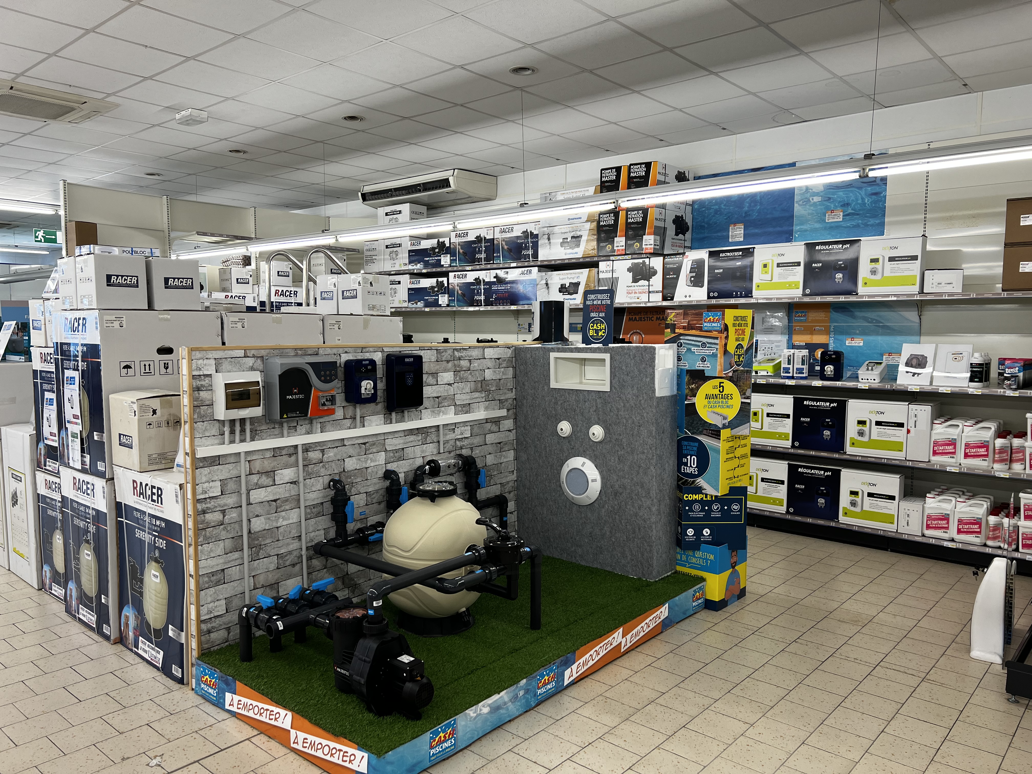 Foto 4 di Cash Piscines