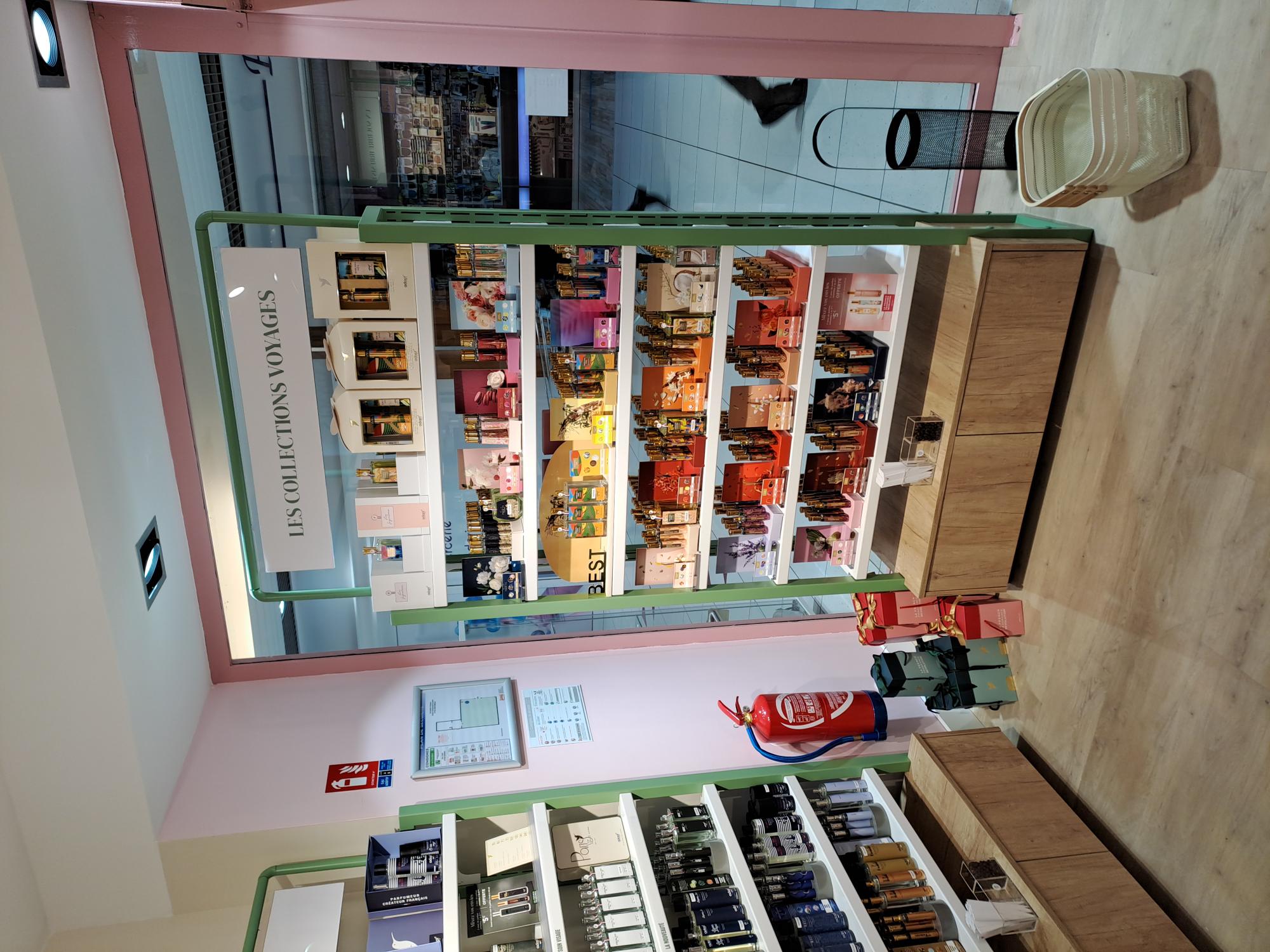 Foto 8 di Adopt Parfums