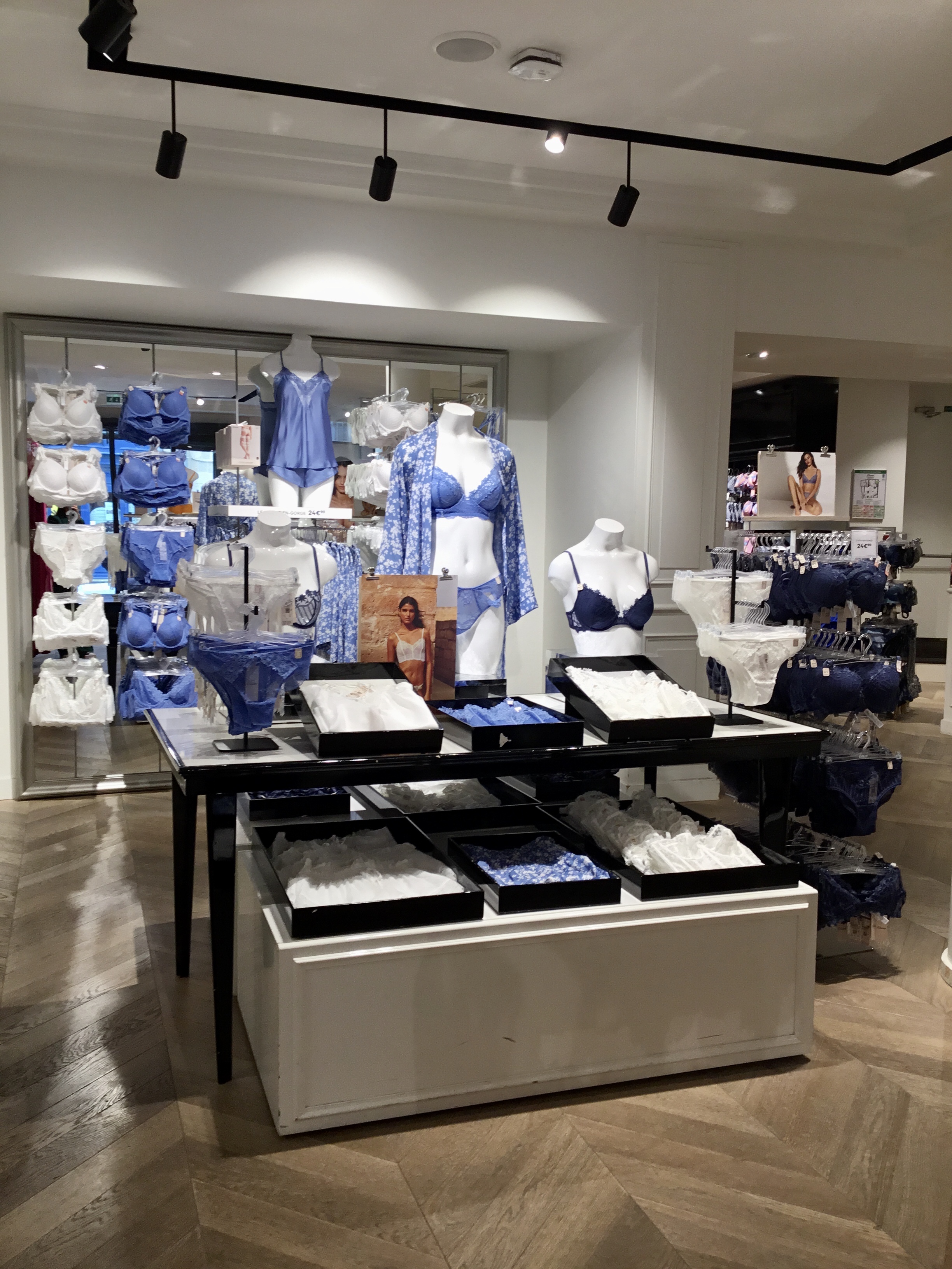 Etam Lingerie et Prêt-à-porter