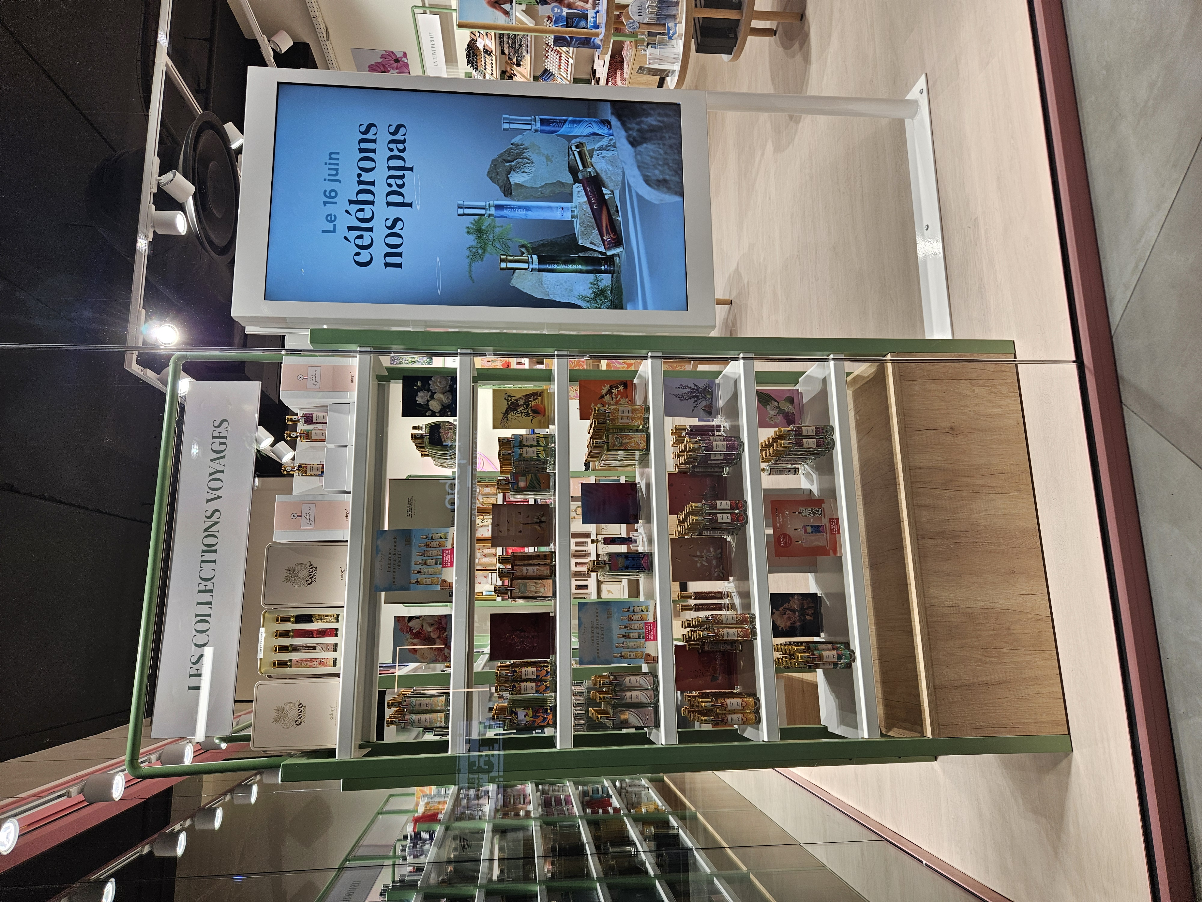 Foto 6 di Adopt Parfums