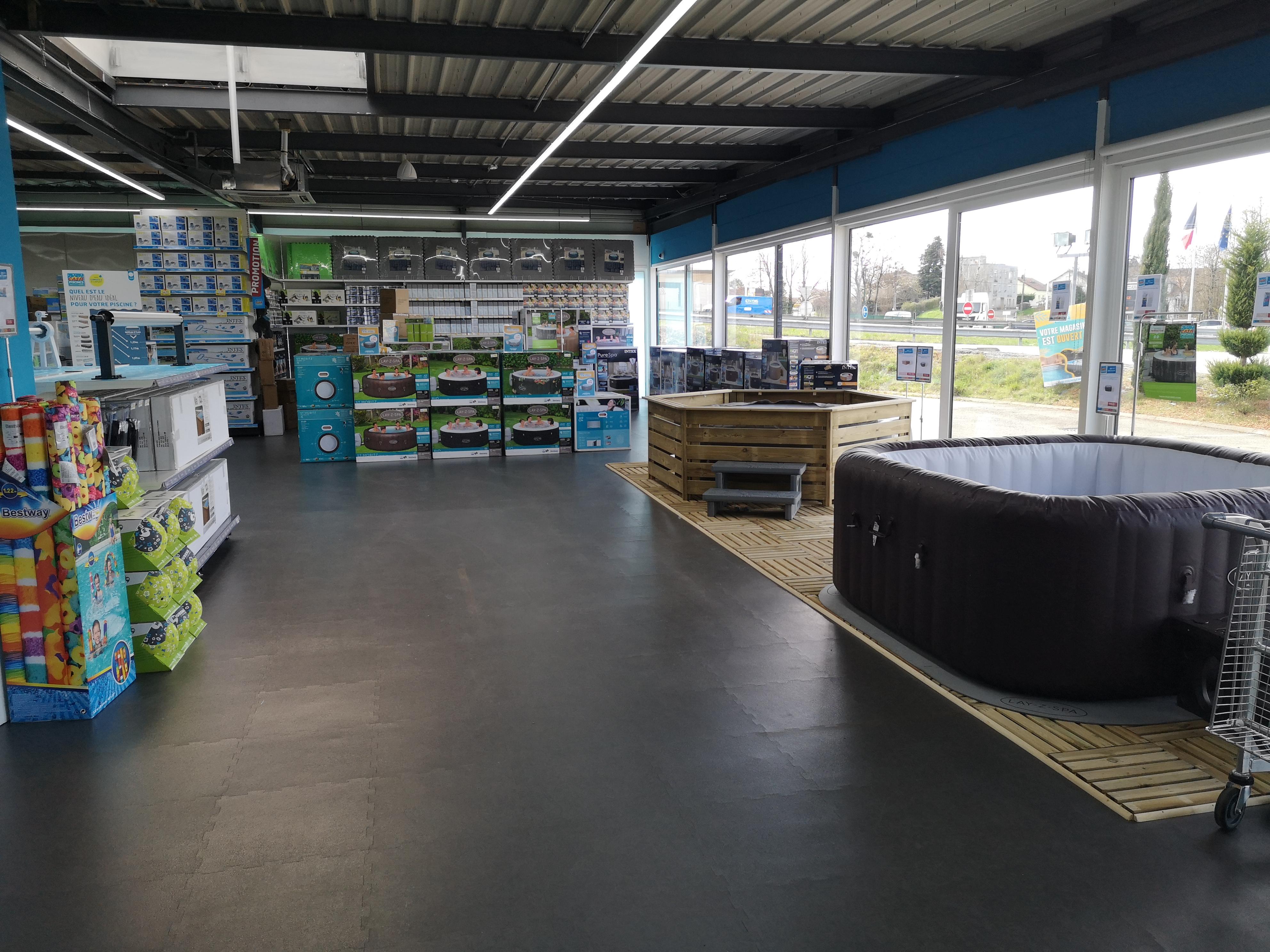 Foto 5 di Cash Piscines