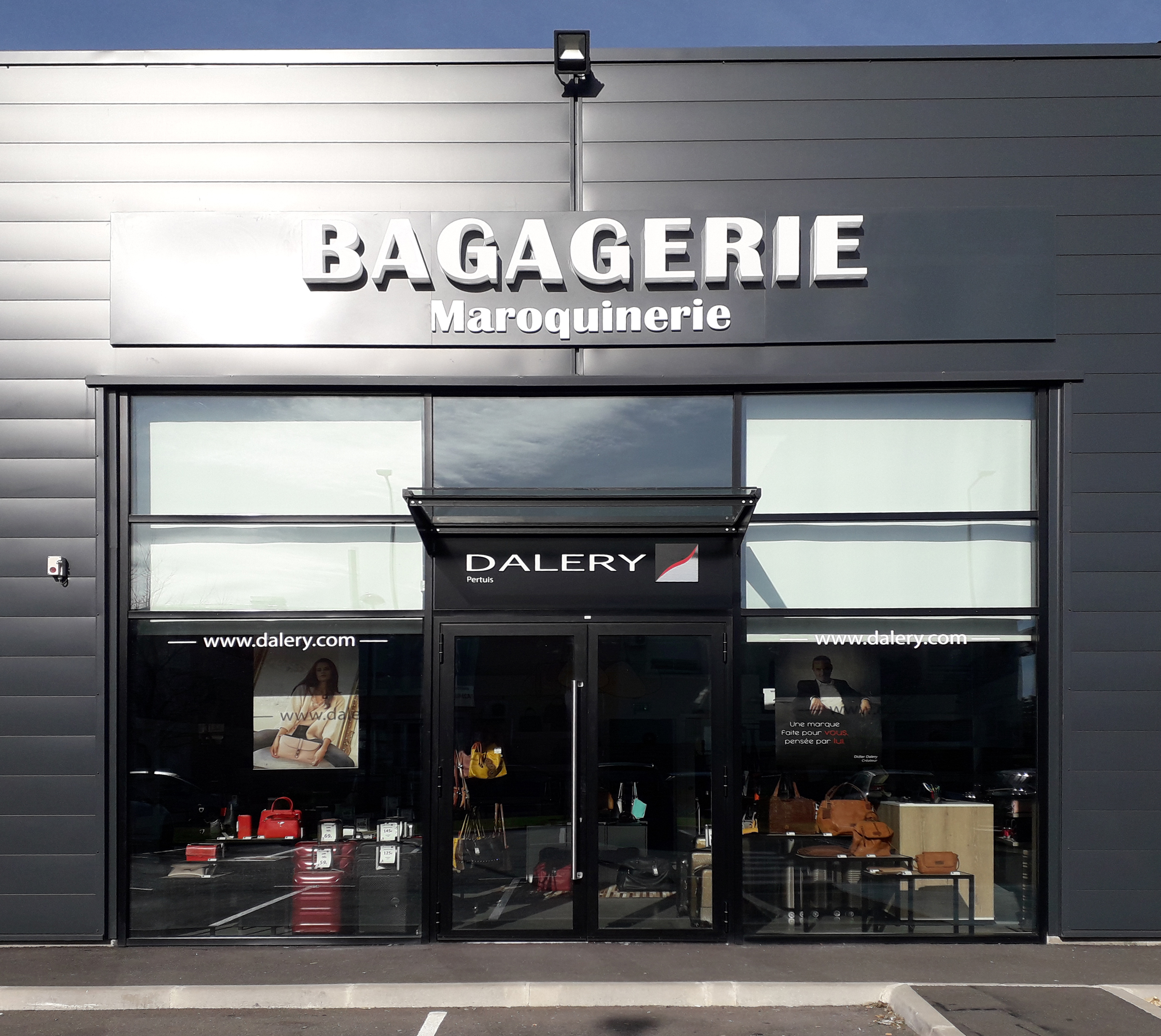 Foto 2 di DALERY Maroquinier