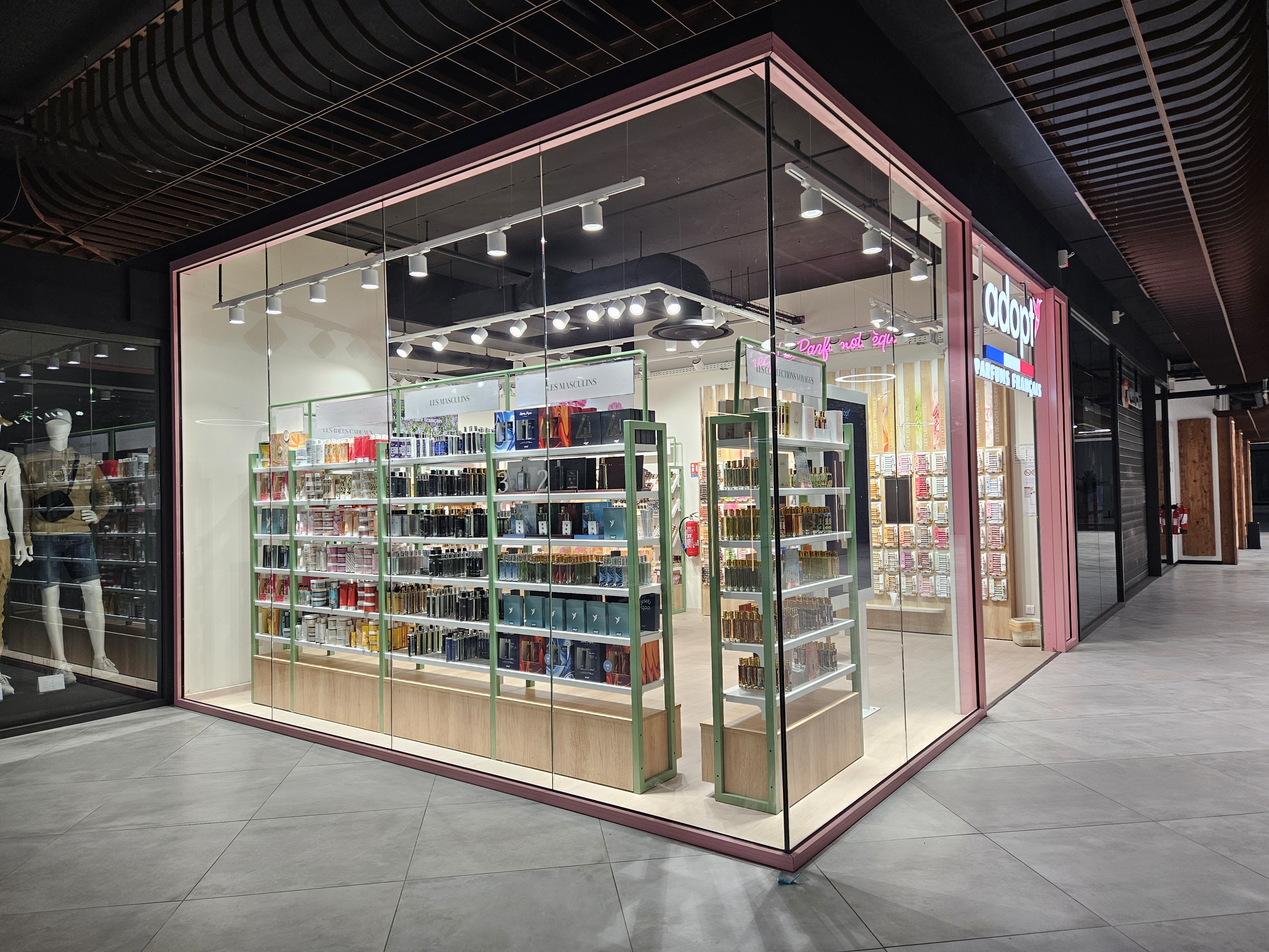 Foto 9 di Adopt Parfums