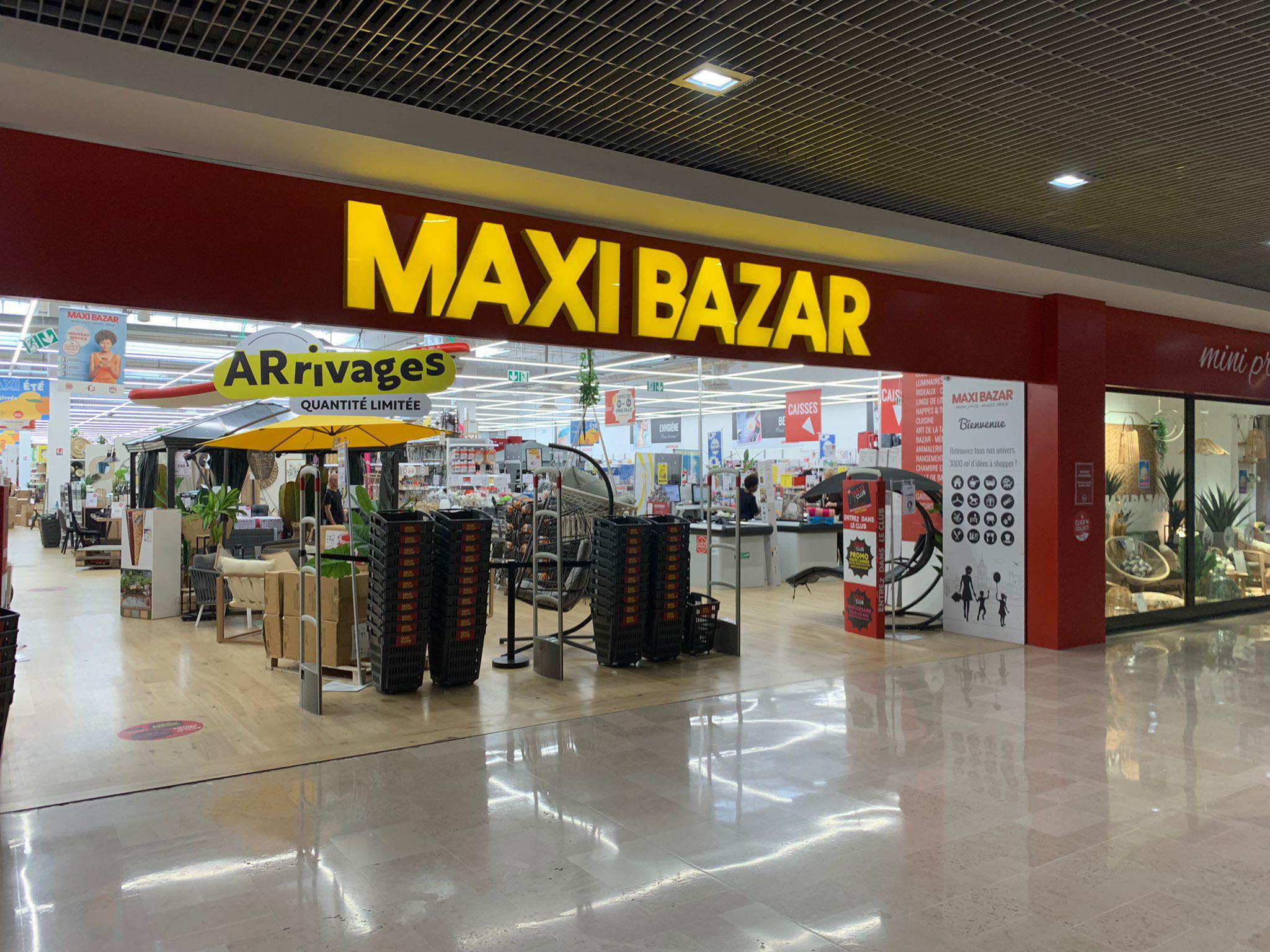 Foto 1 di Maxi Bazar