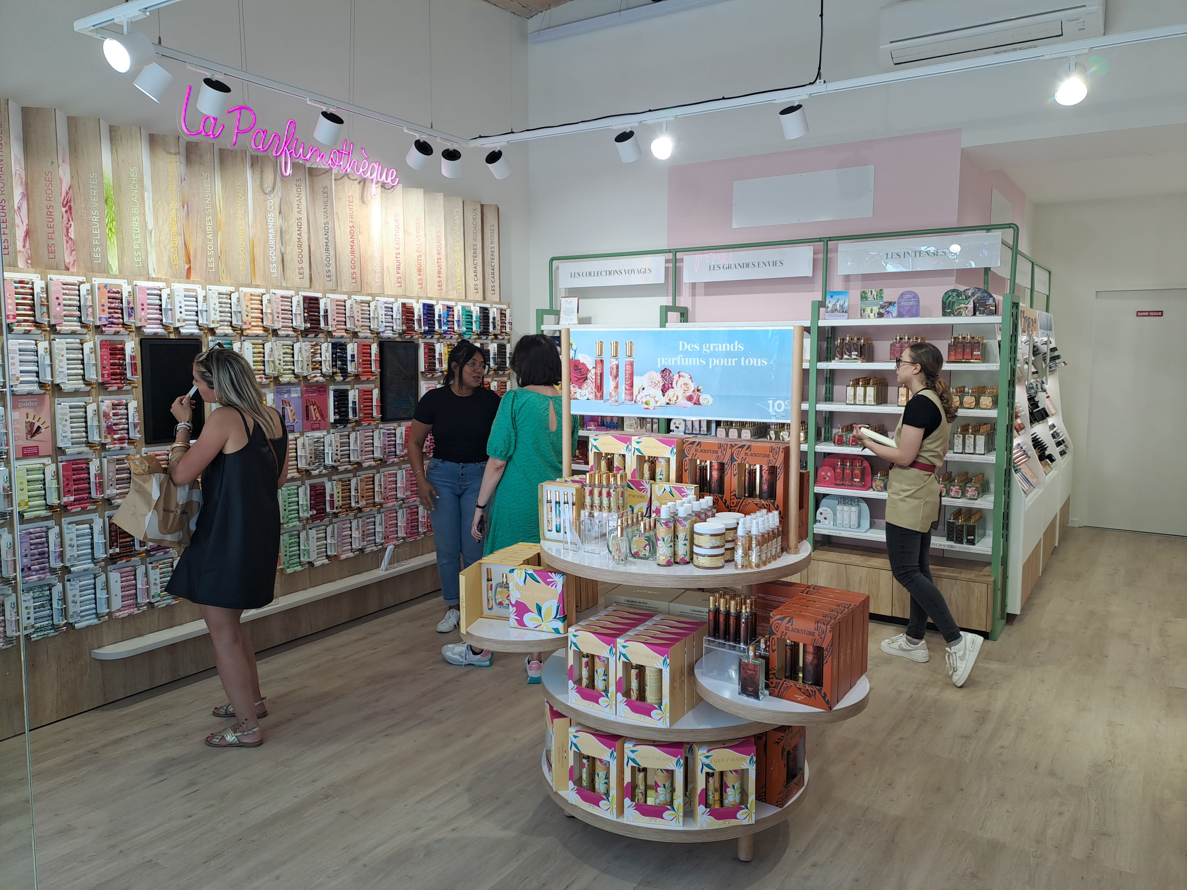 Foto 7 di Adopt Parfums