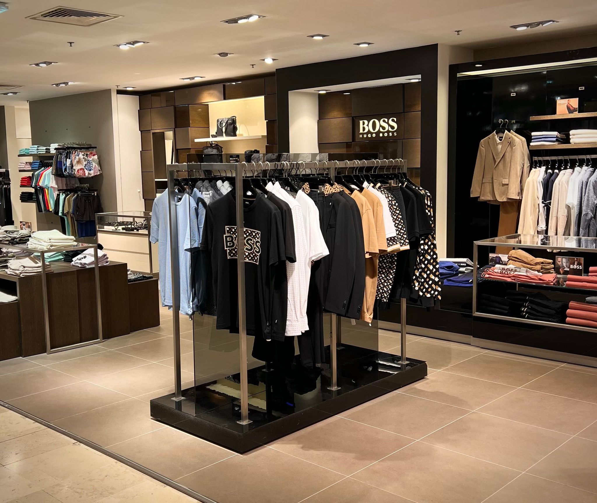 Foto 1 di Hugo Boss