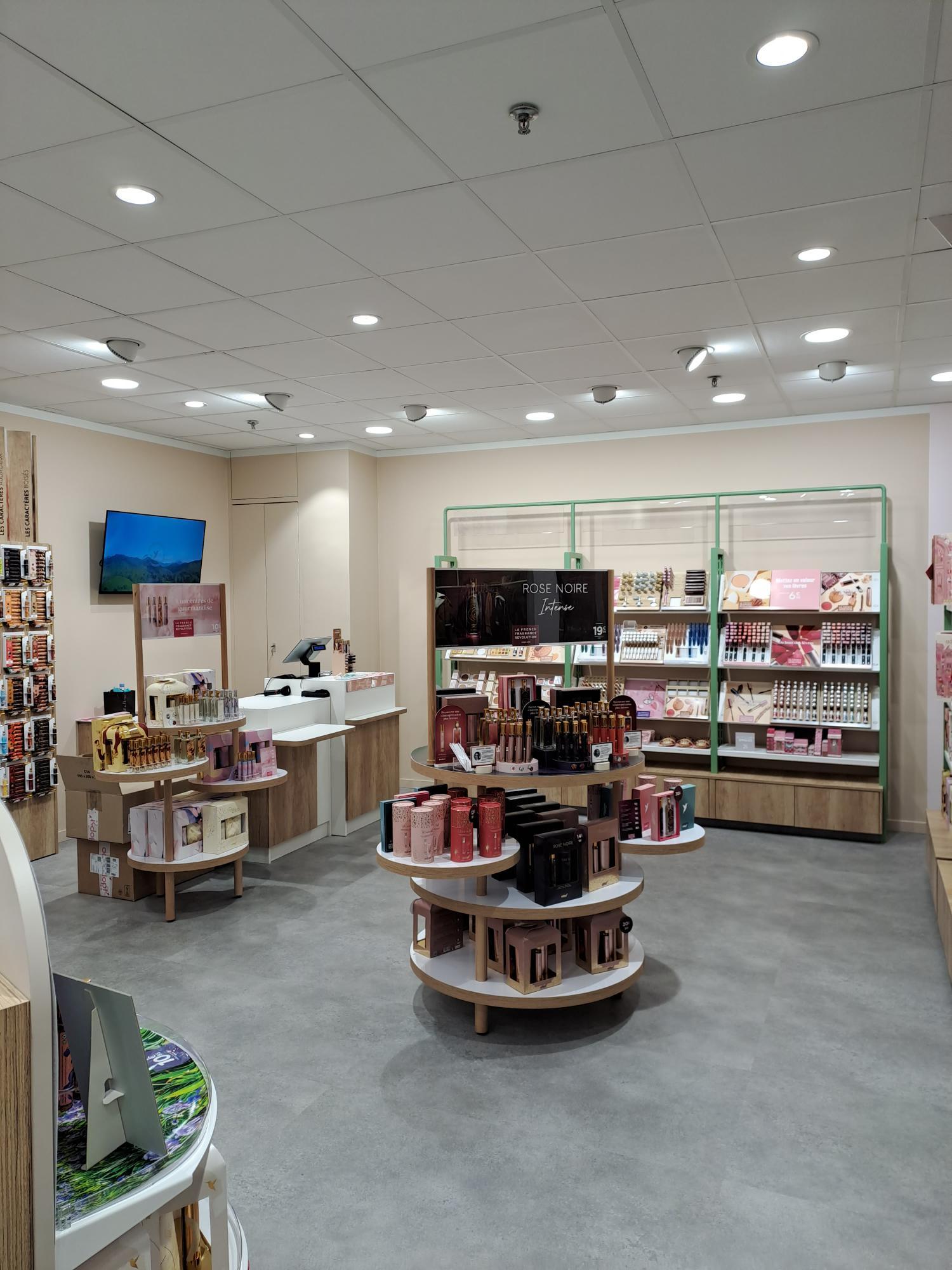Foto 6 di Adopt Parfums