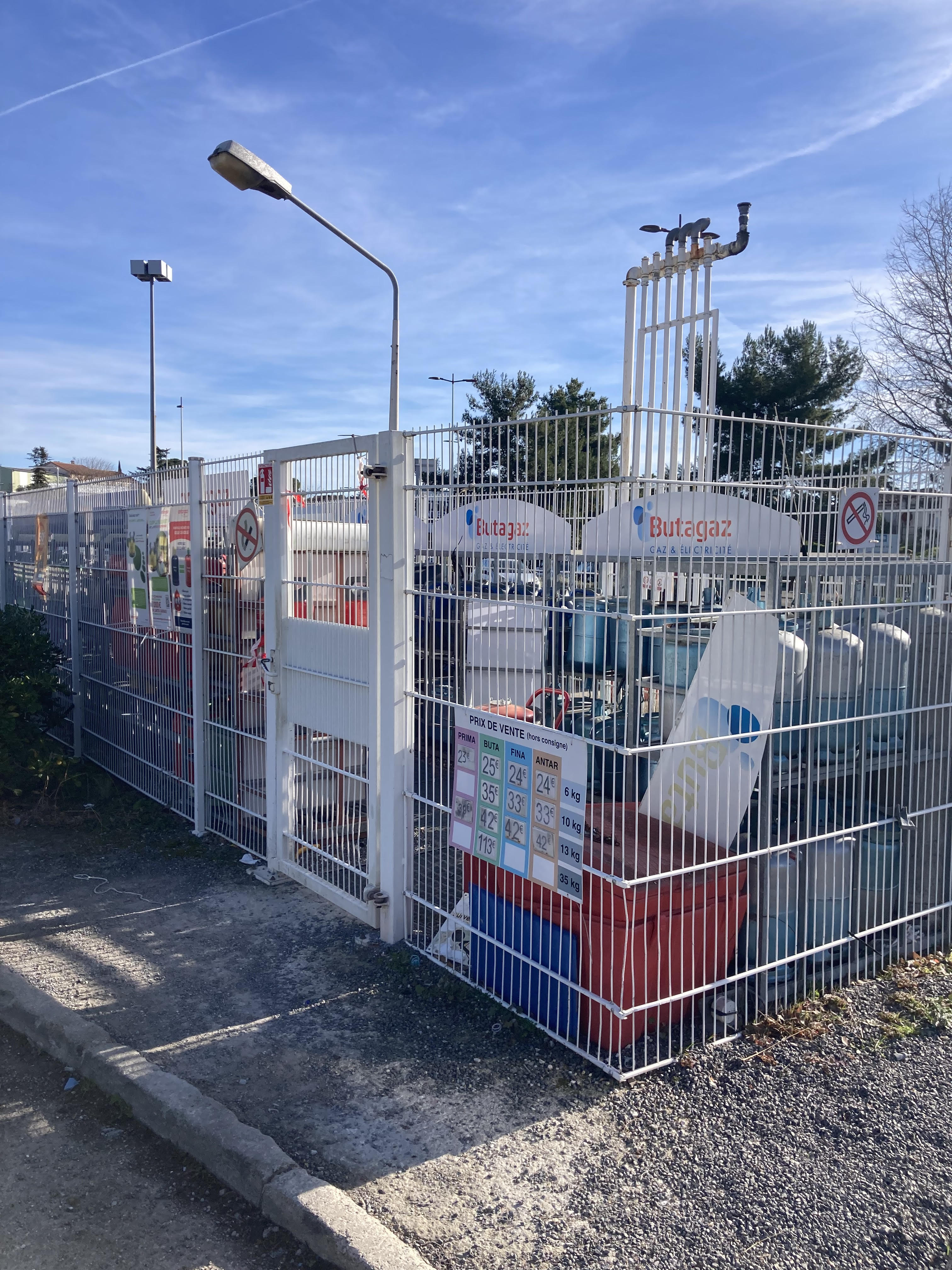 Foto 2 di Station Service Cora