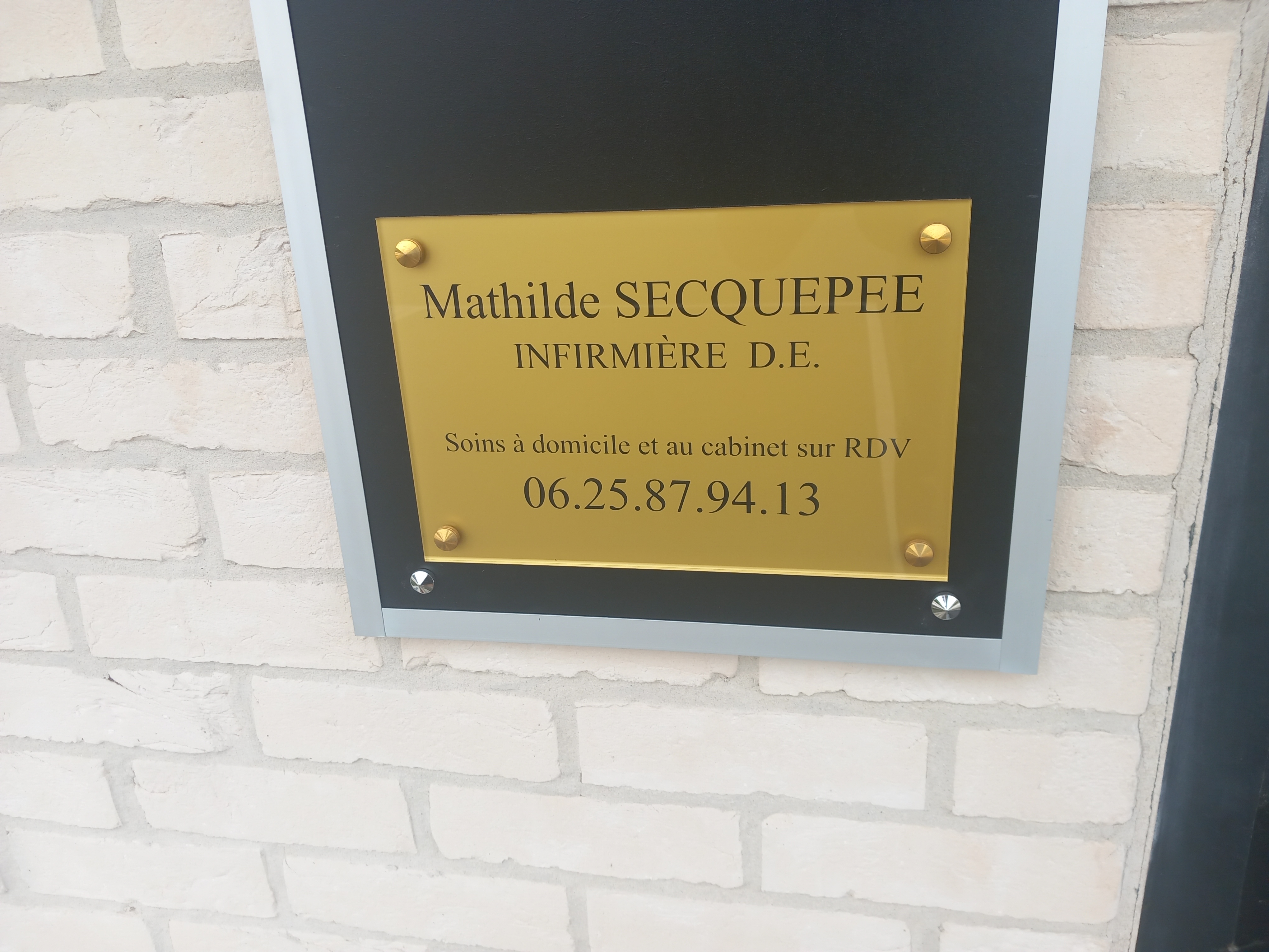 Foto 3 di SECQUÉPÉE MATHILDE INFIRMIÈRE 💉👩‍⚕️