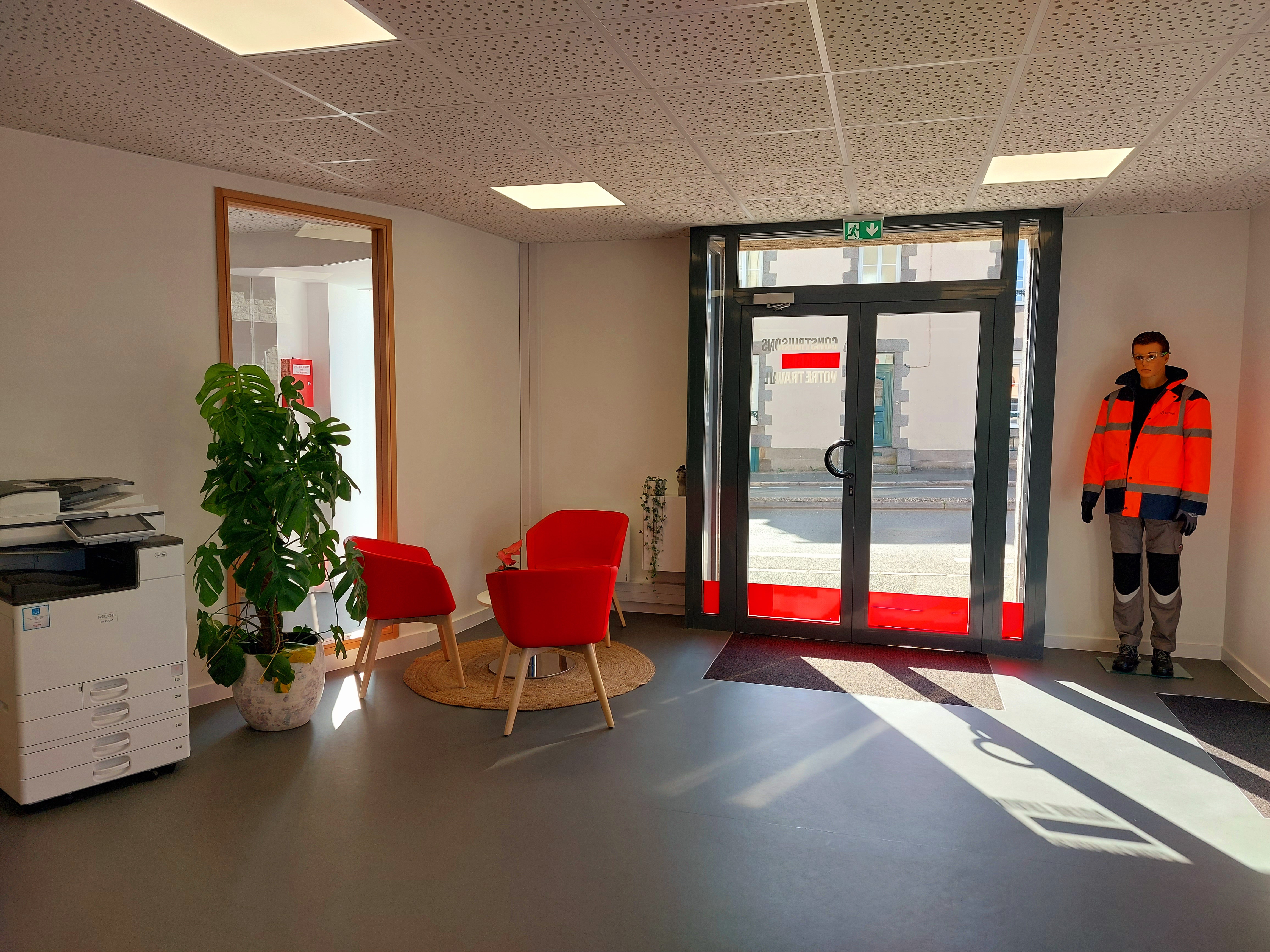 Foto 4 di Actual emploi Mayenne