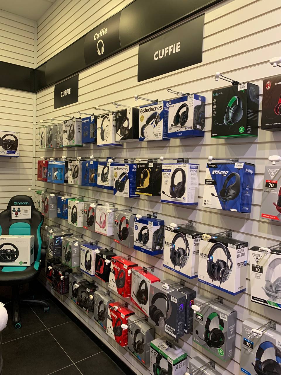 Foto 8 di GameStop