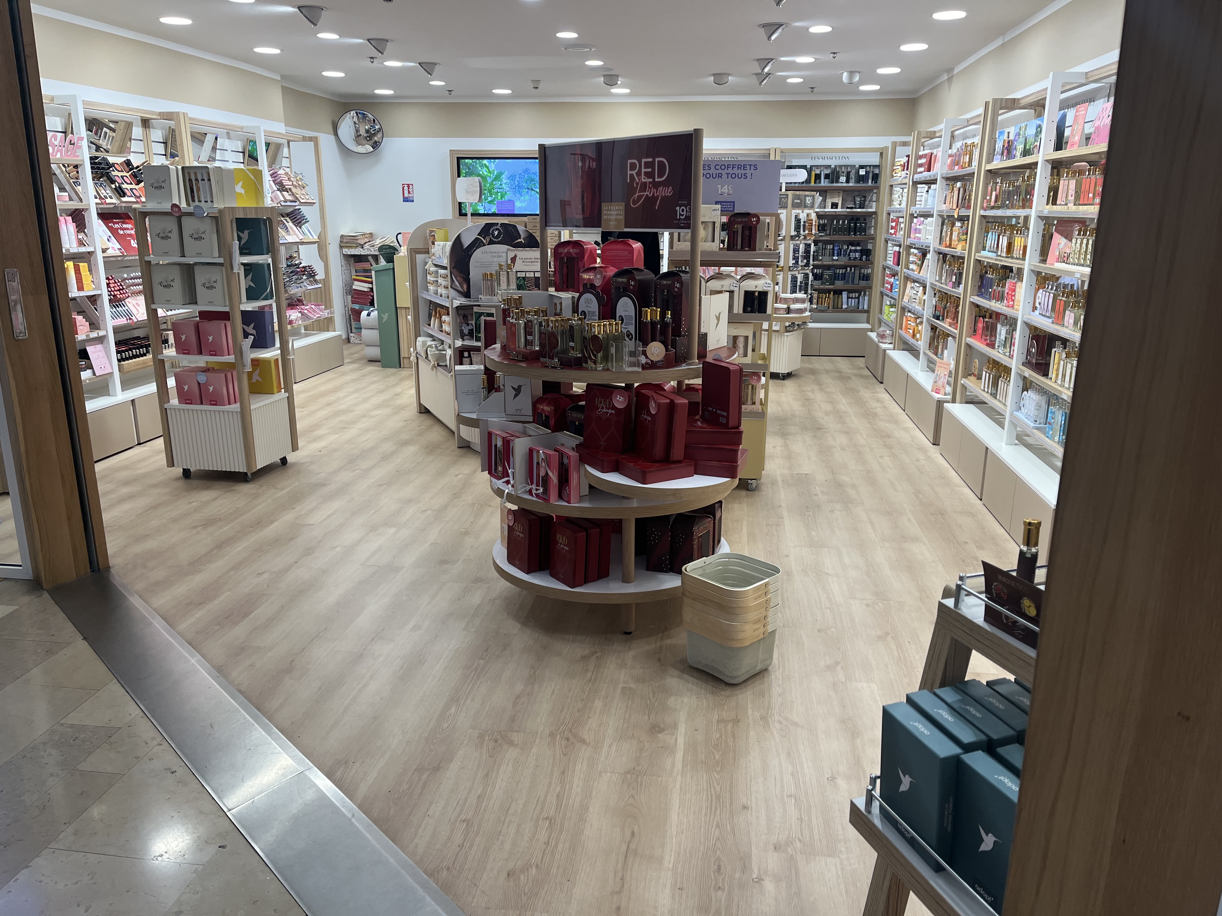Foto 5 di Adopt  Parfums