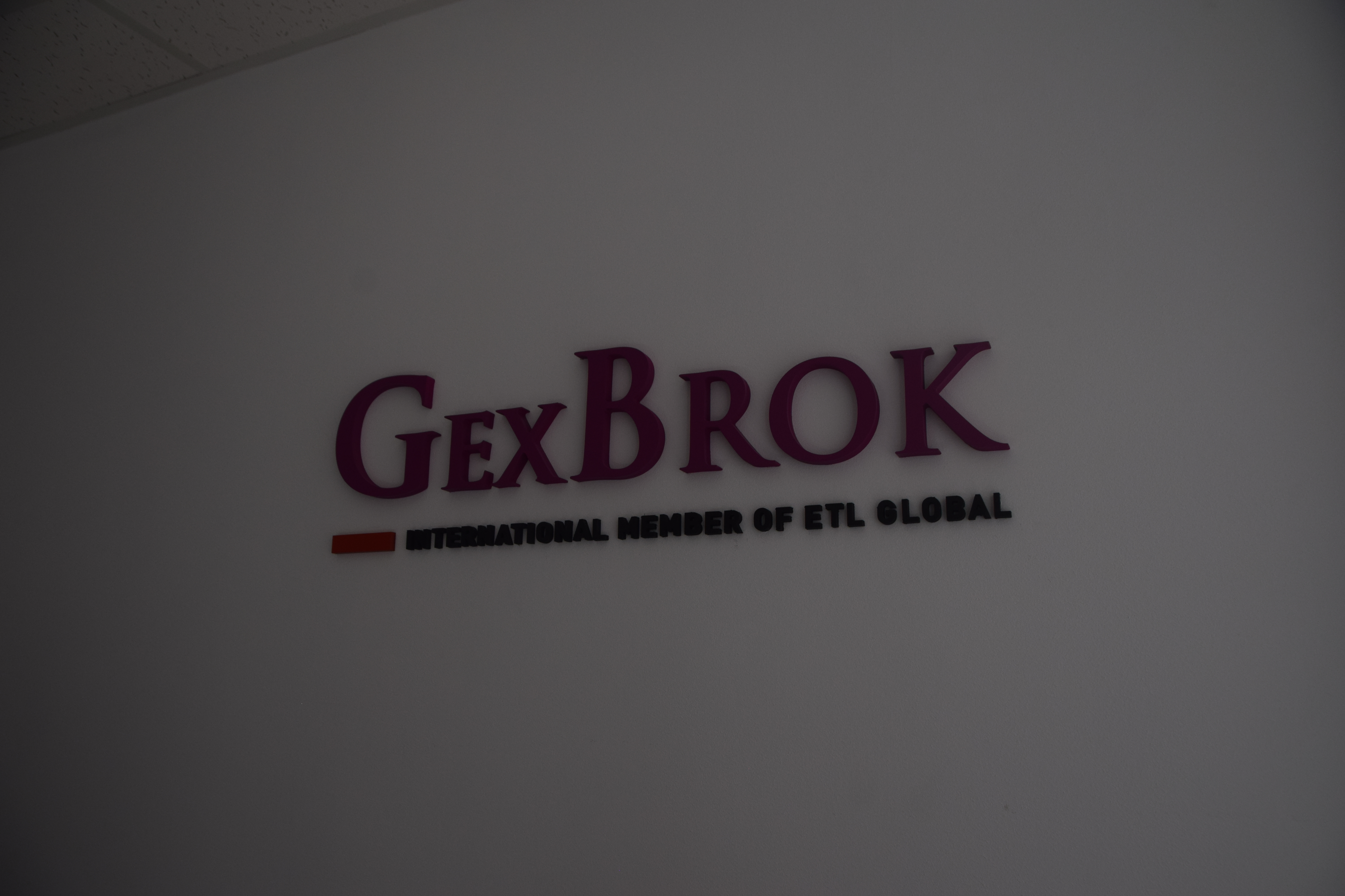 Foto 3 di Gexbrok
