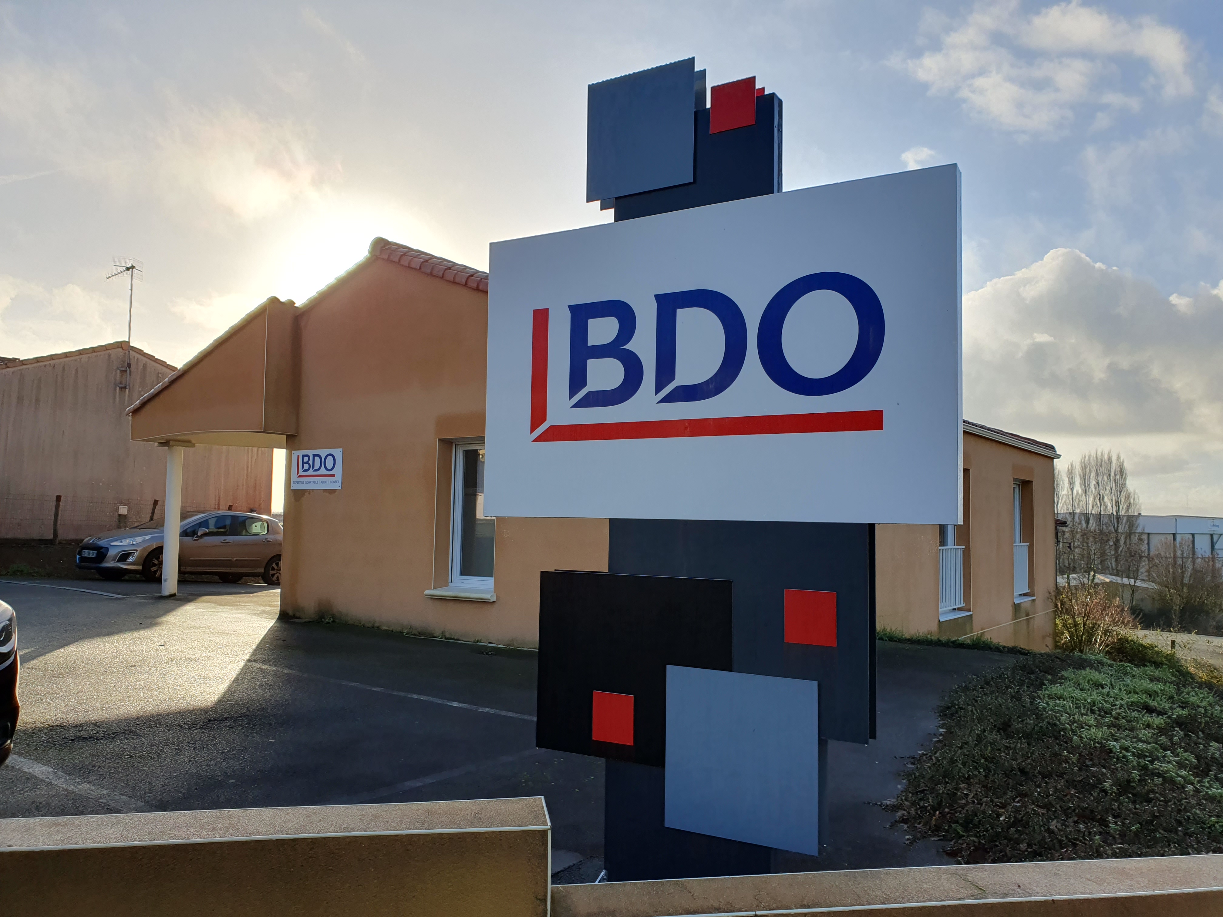 Foto 1 di BDO