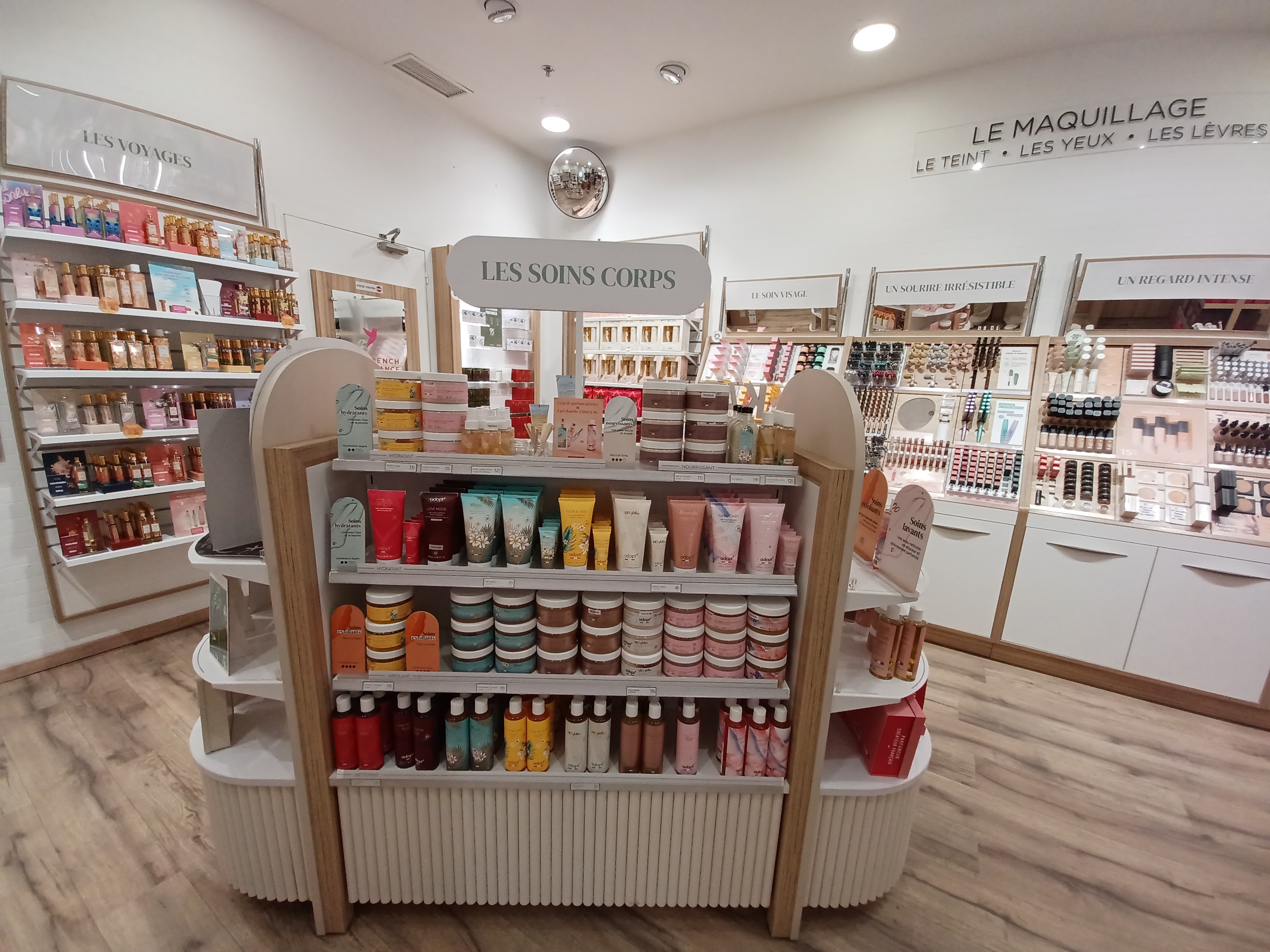 Foto 7 di Adopt Parfums