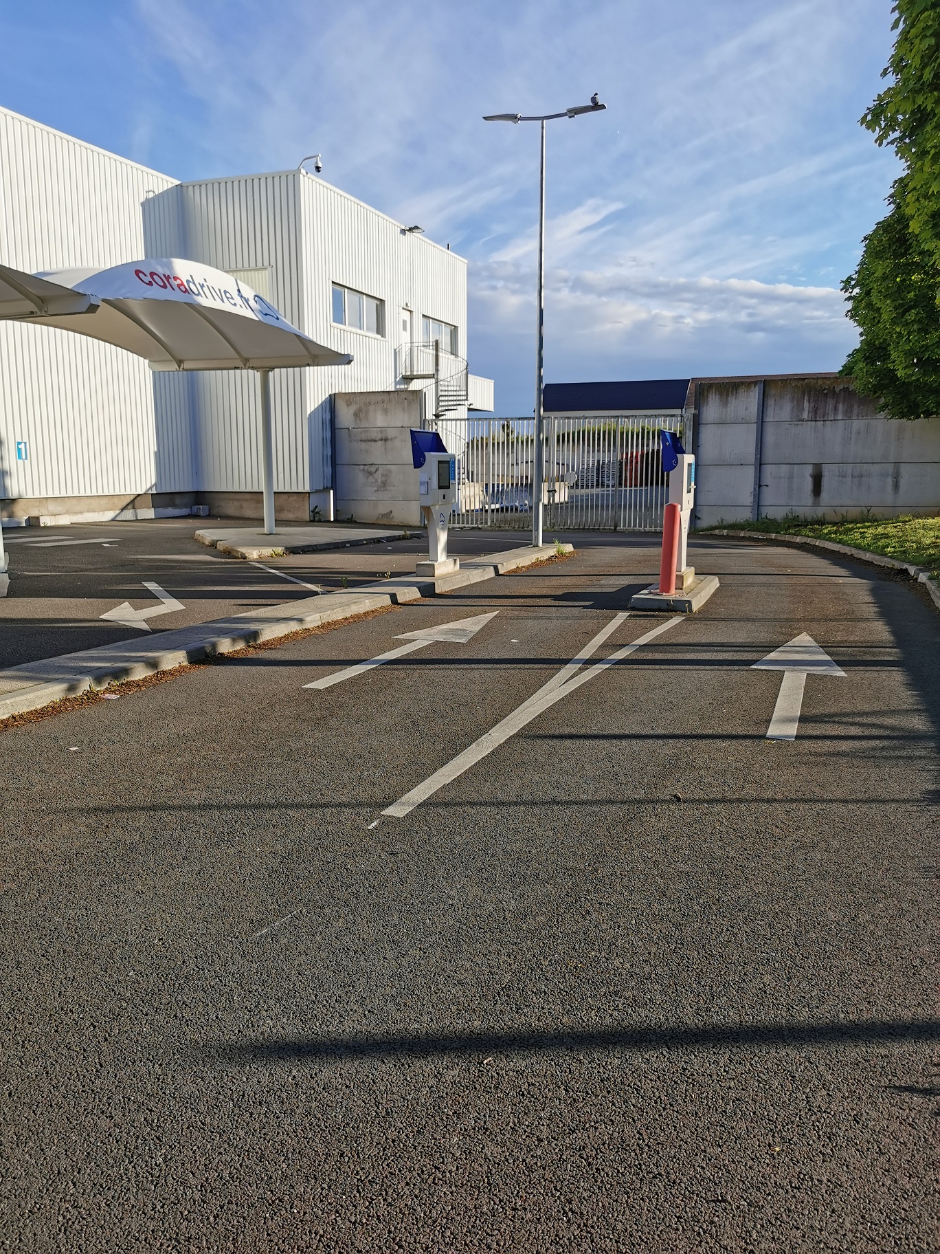 Foto 3 di Carrefour Drive