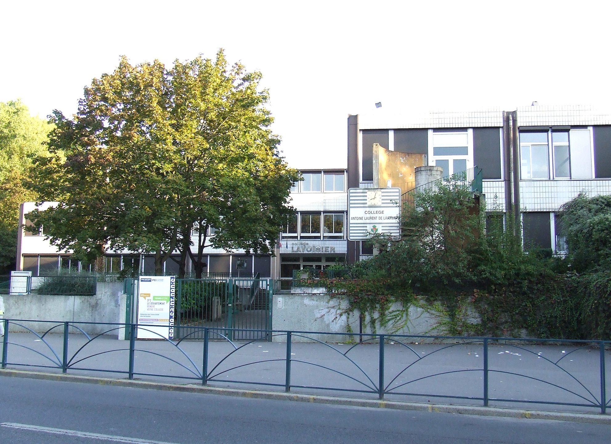 Collège Antoine Laurent de LAVOISIER