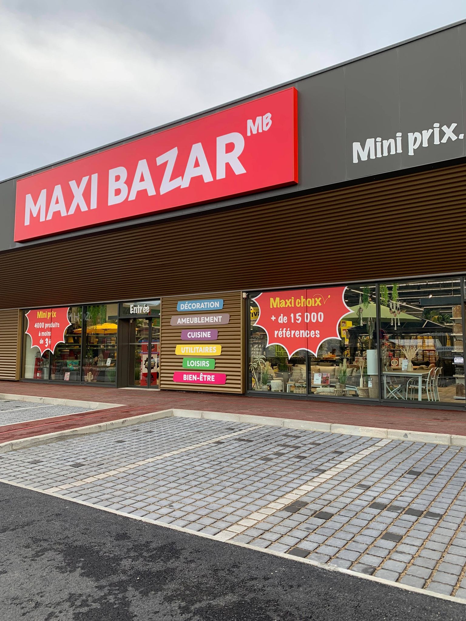 Foto 1 di Maxi Bazar