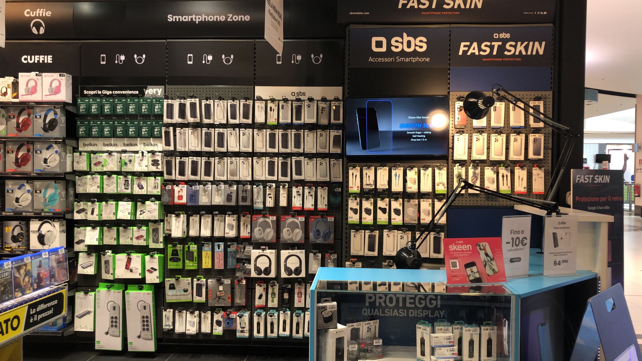 Foto 7 di GameStop