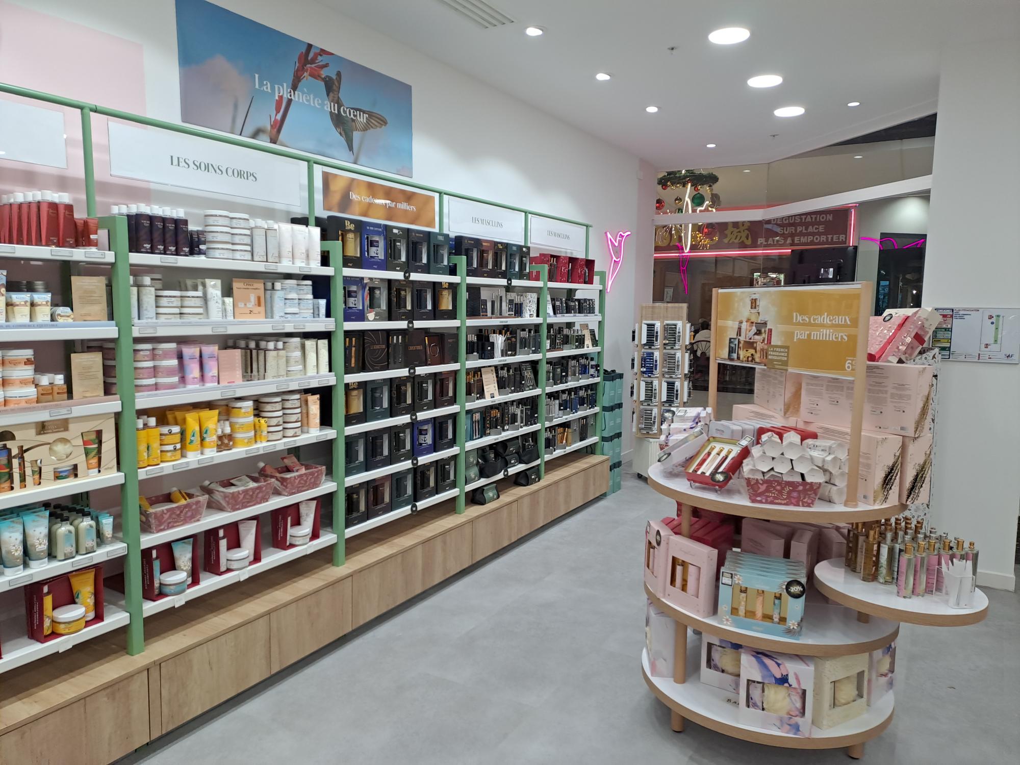 Foto 4 di Adopt Parfums