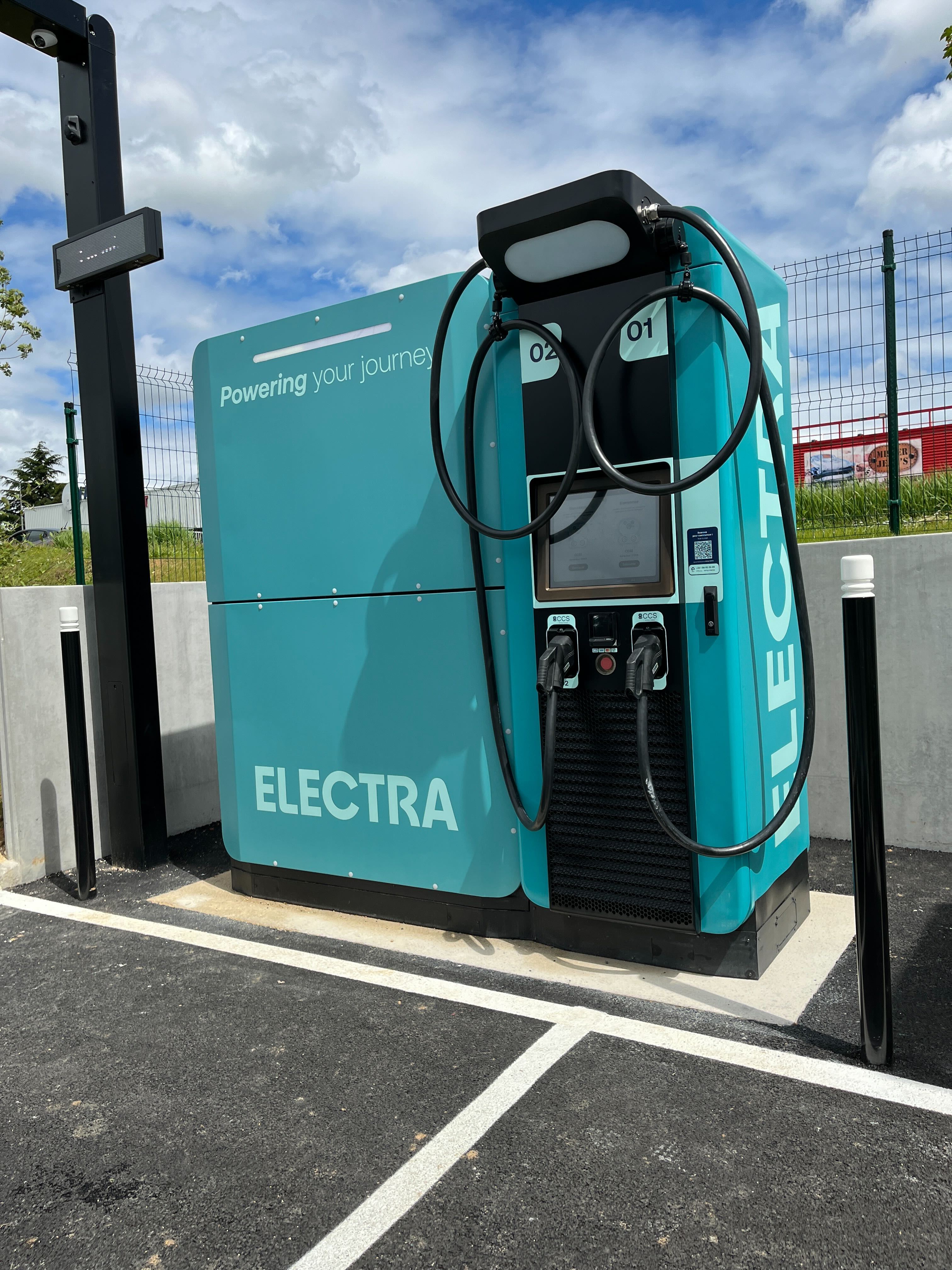 Foto 2 di Electra Charging Station