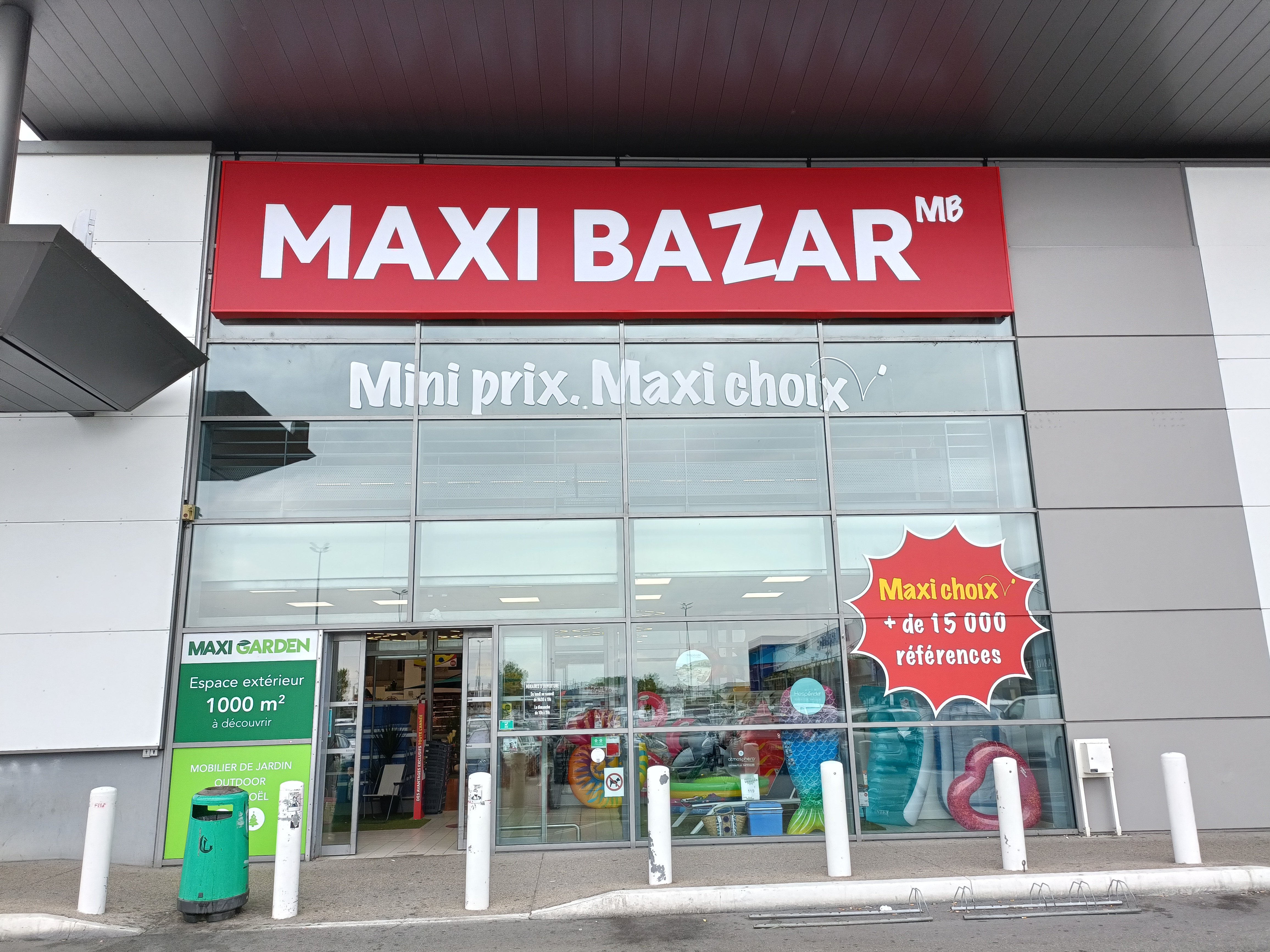 Foto 1 di Maxi Bazar