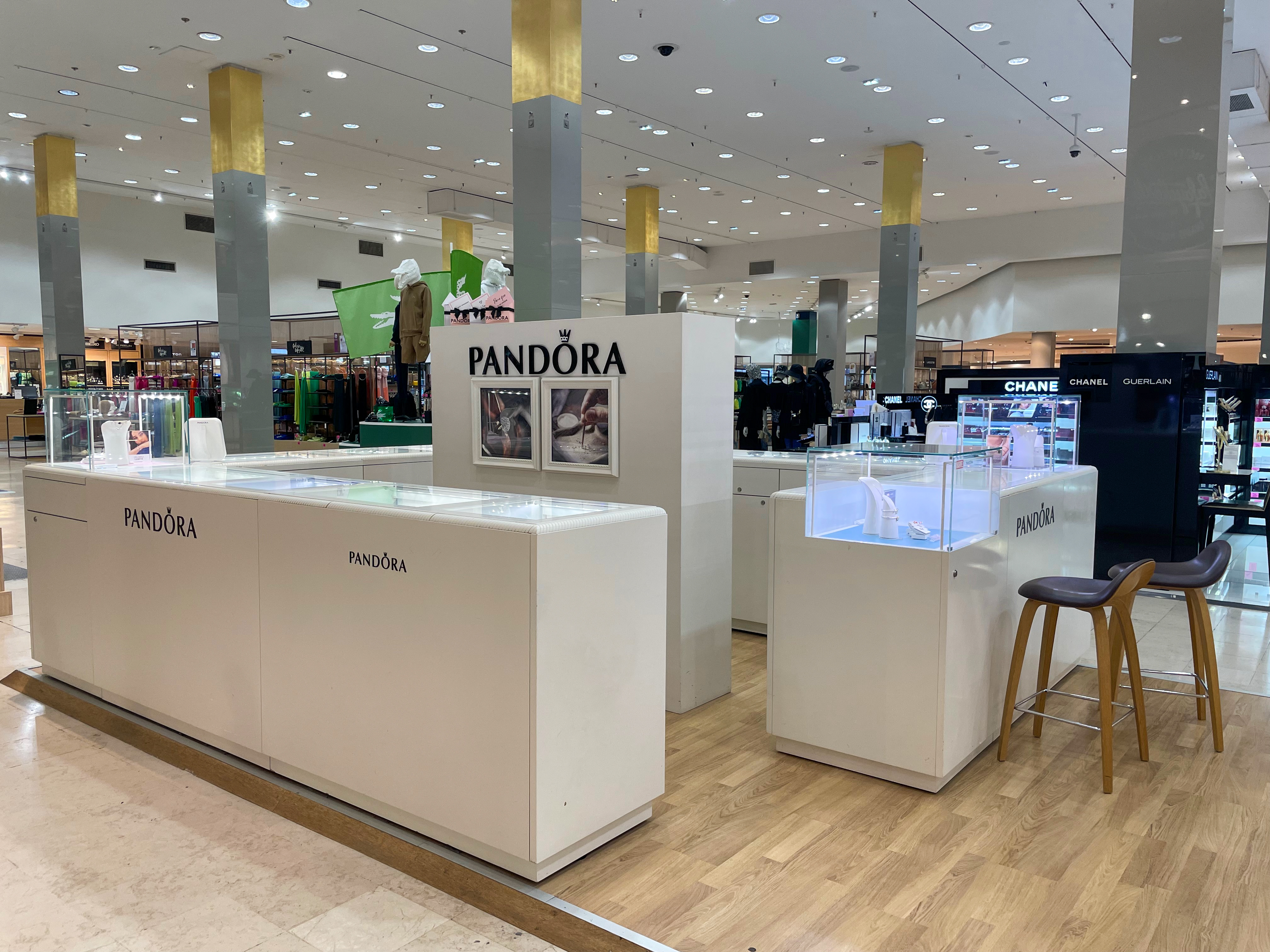 Foto 2 di Pandora