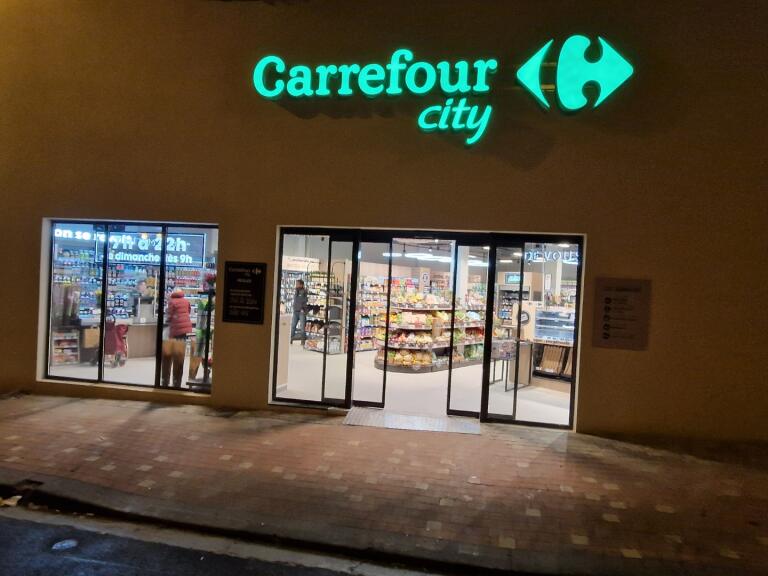 Foto 1 di Carrefour City