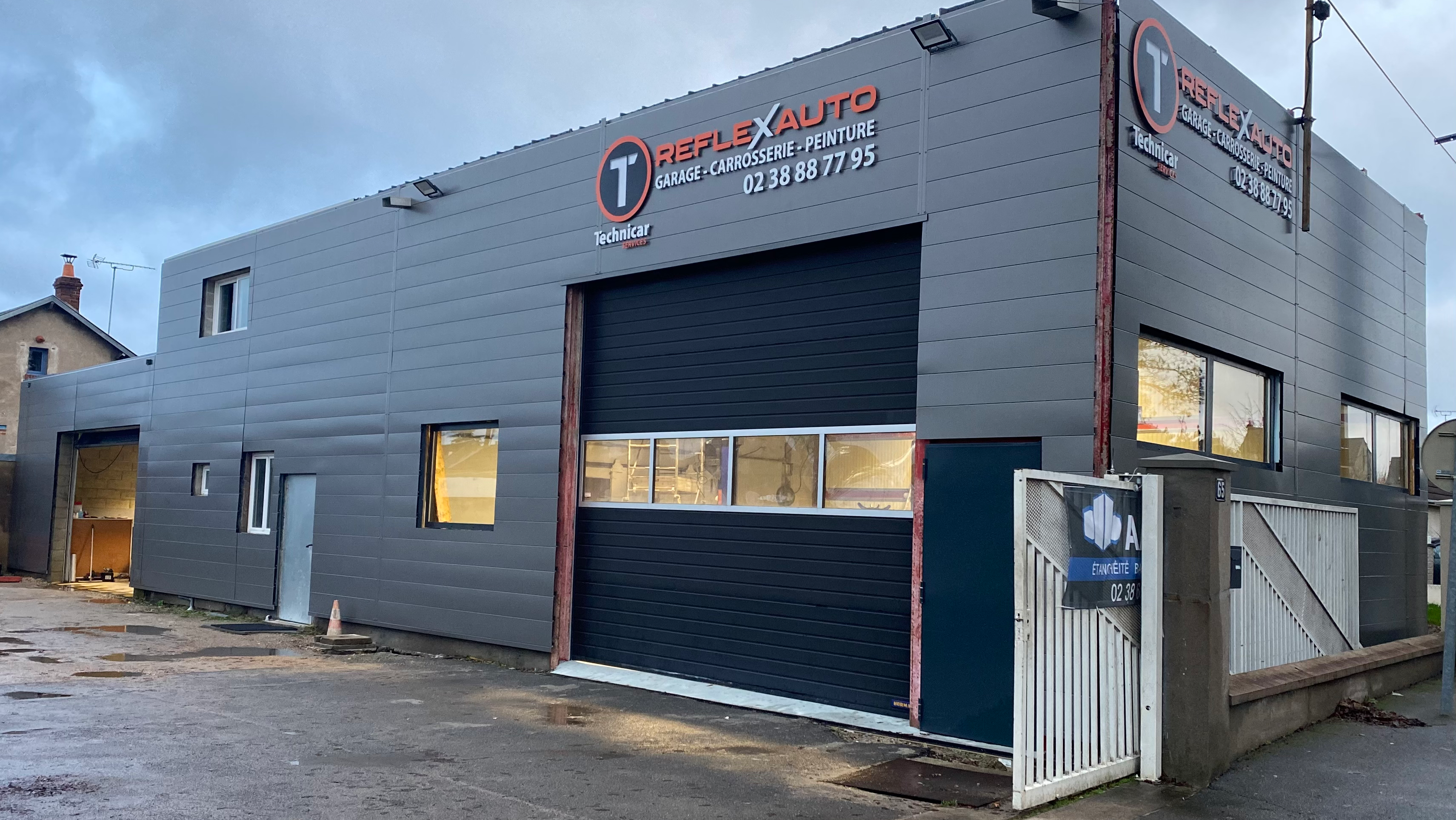 Foto 2 di REFLEX AUTO 45 - Technicar Services
