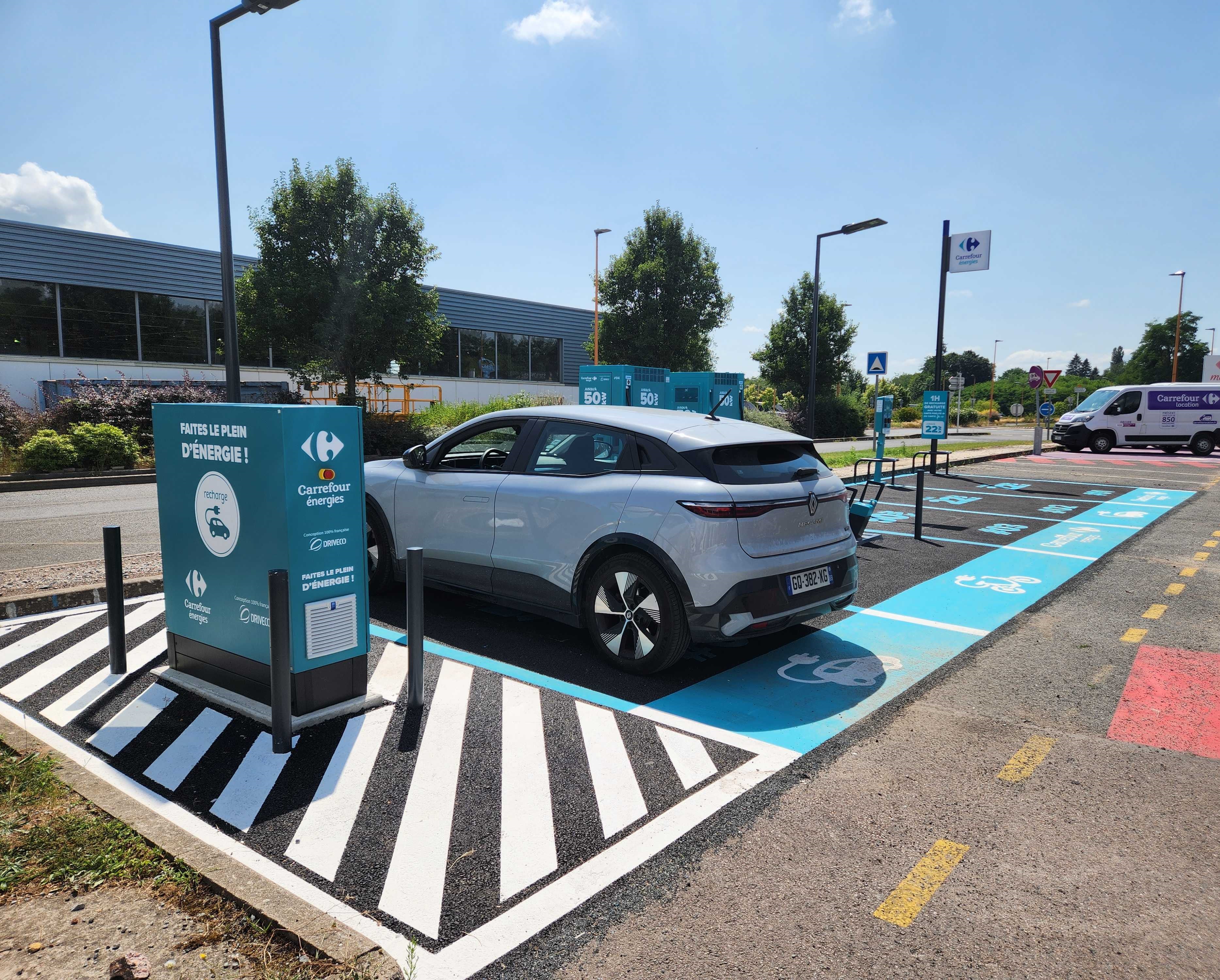 Foto 2 di DRIVECO Charging Station