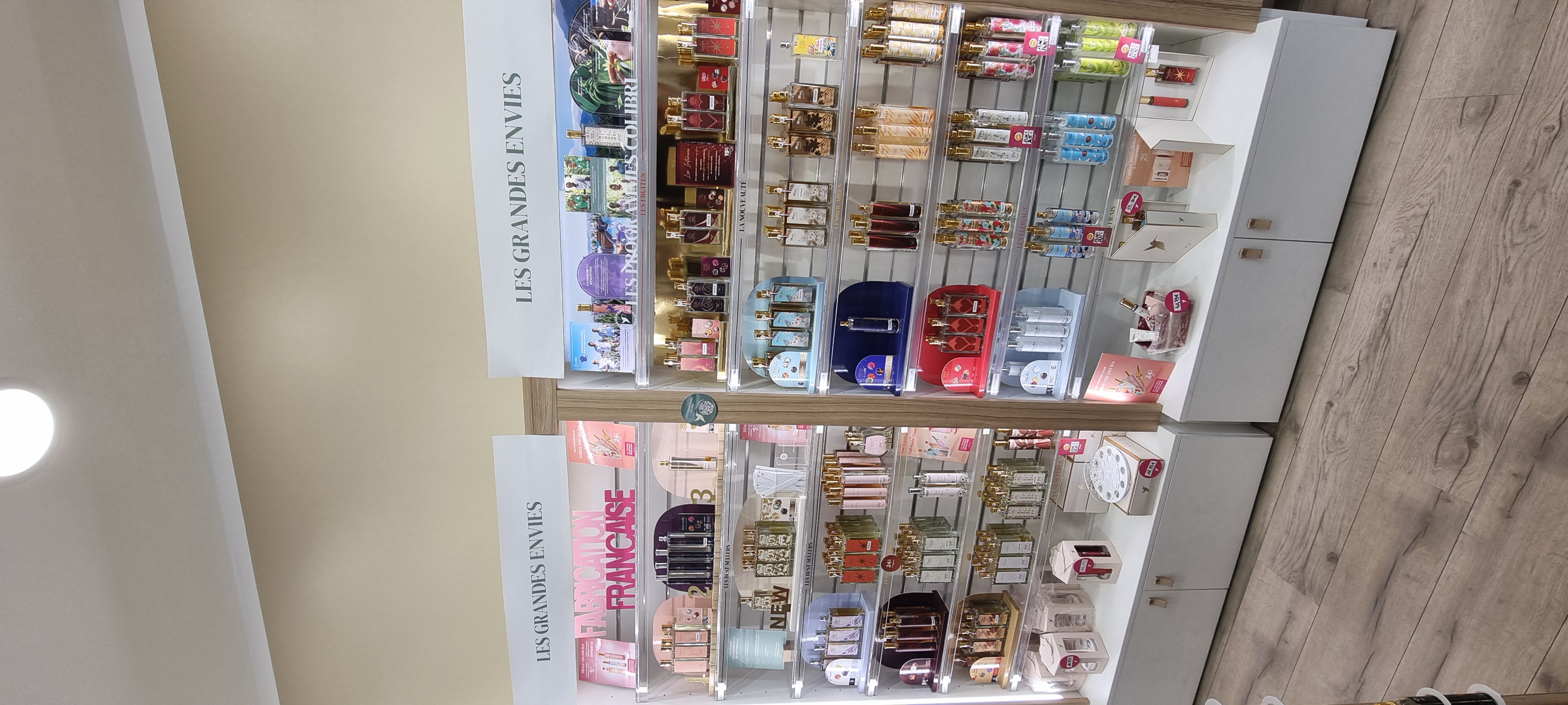 Foto 4 di Adopt Parfums