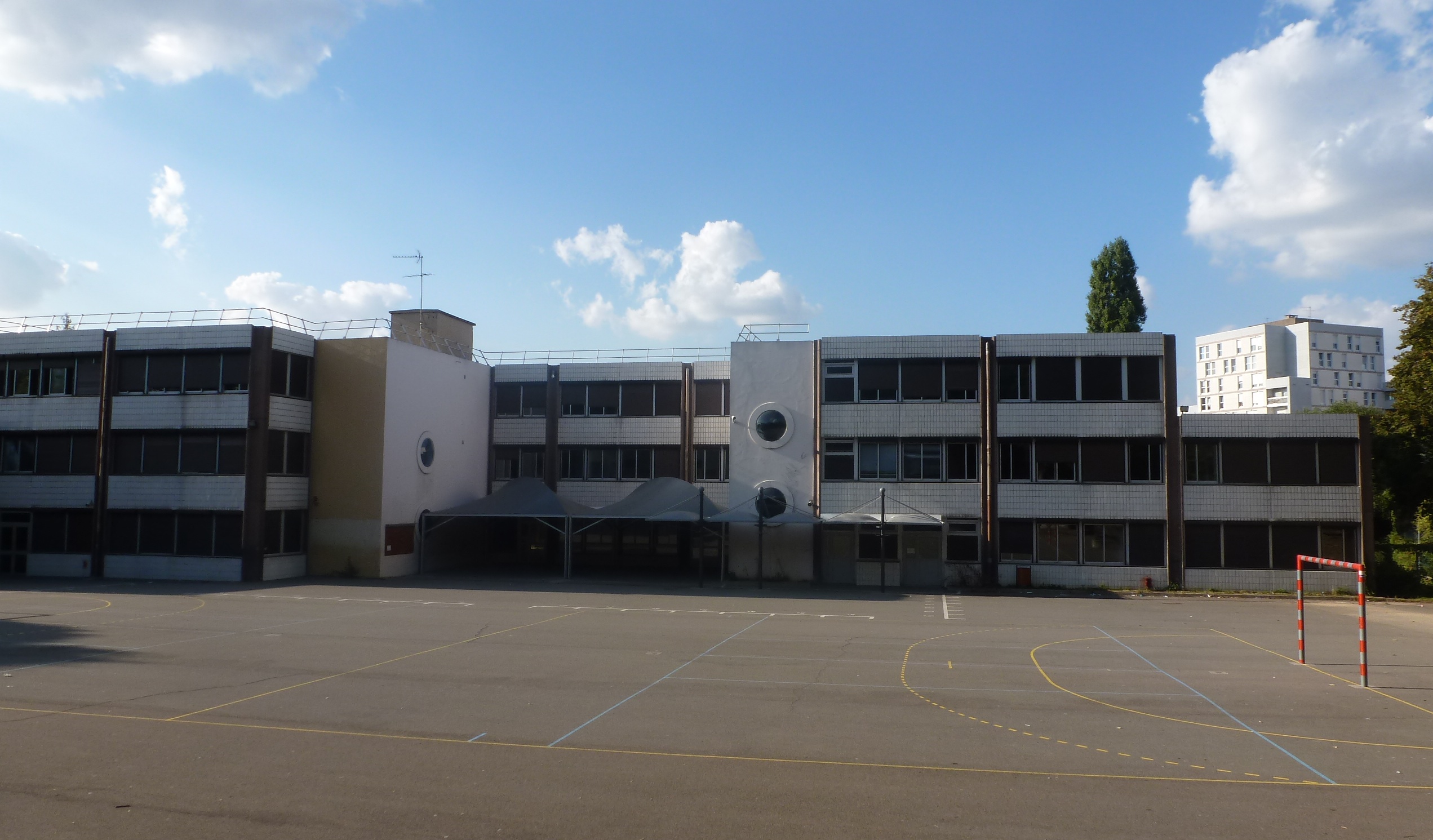 Collège Antoine Laurent de LAVOISIER