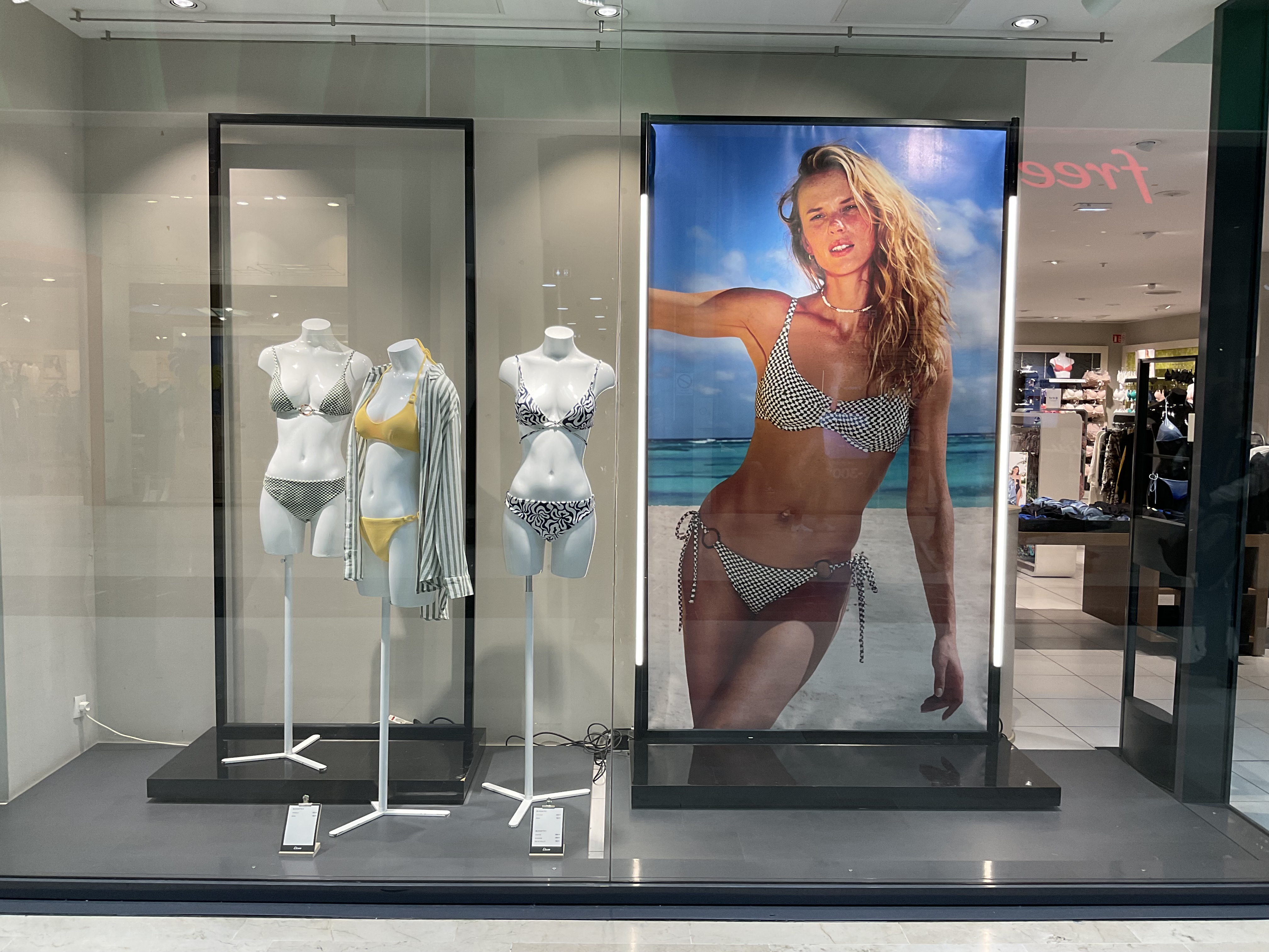 Foto 99 di Etam Lingerie