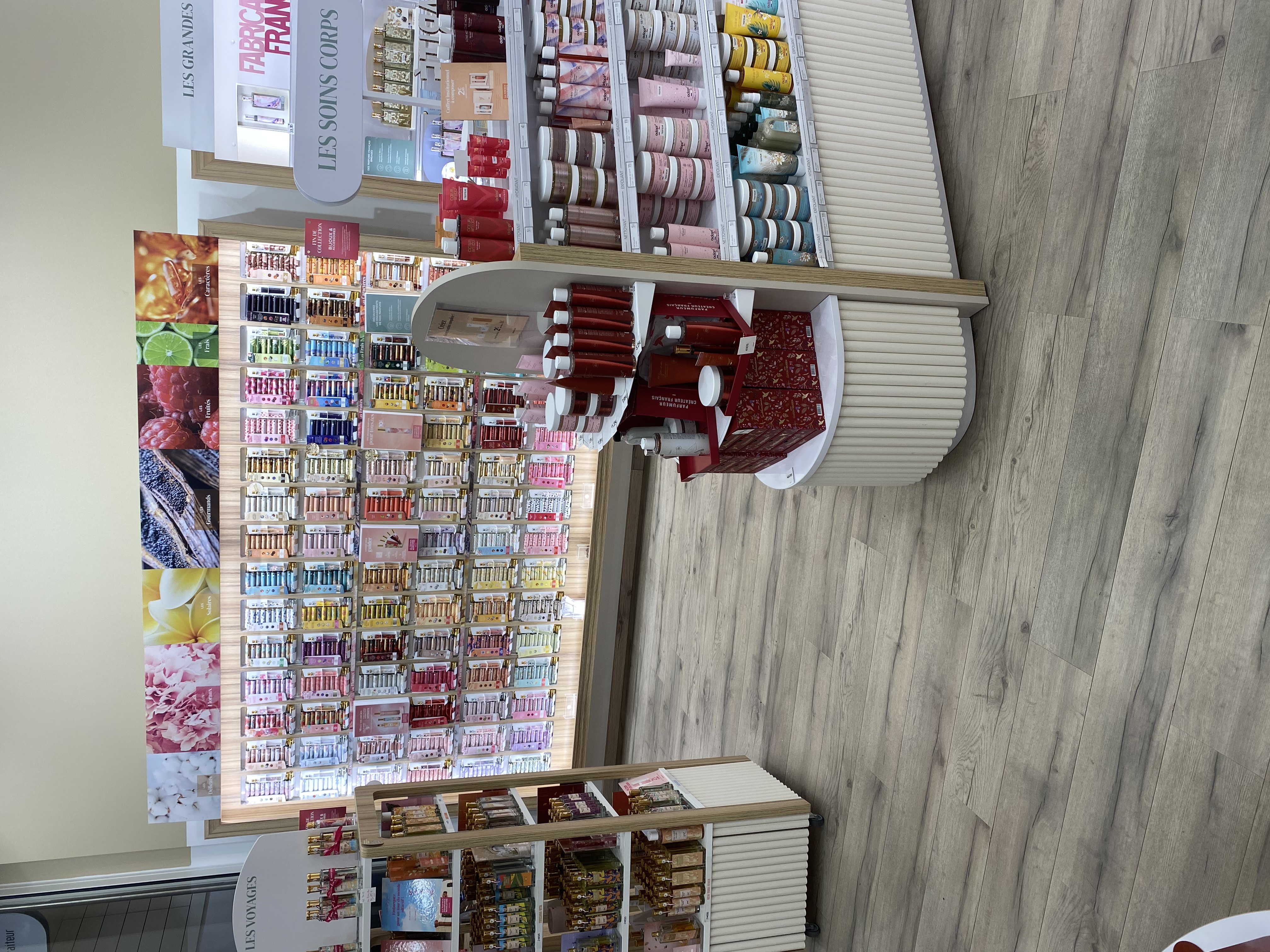Foto 4 di Adopt Parfums