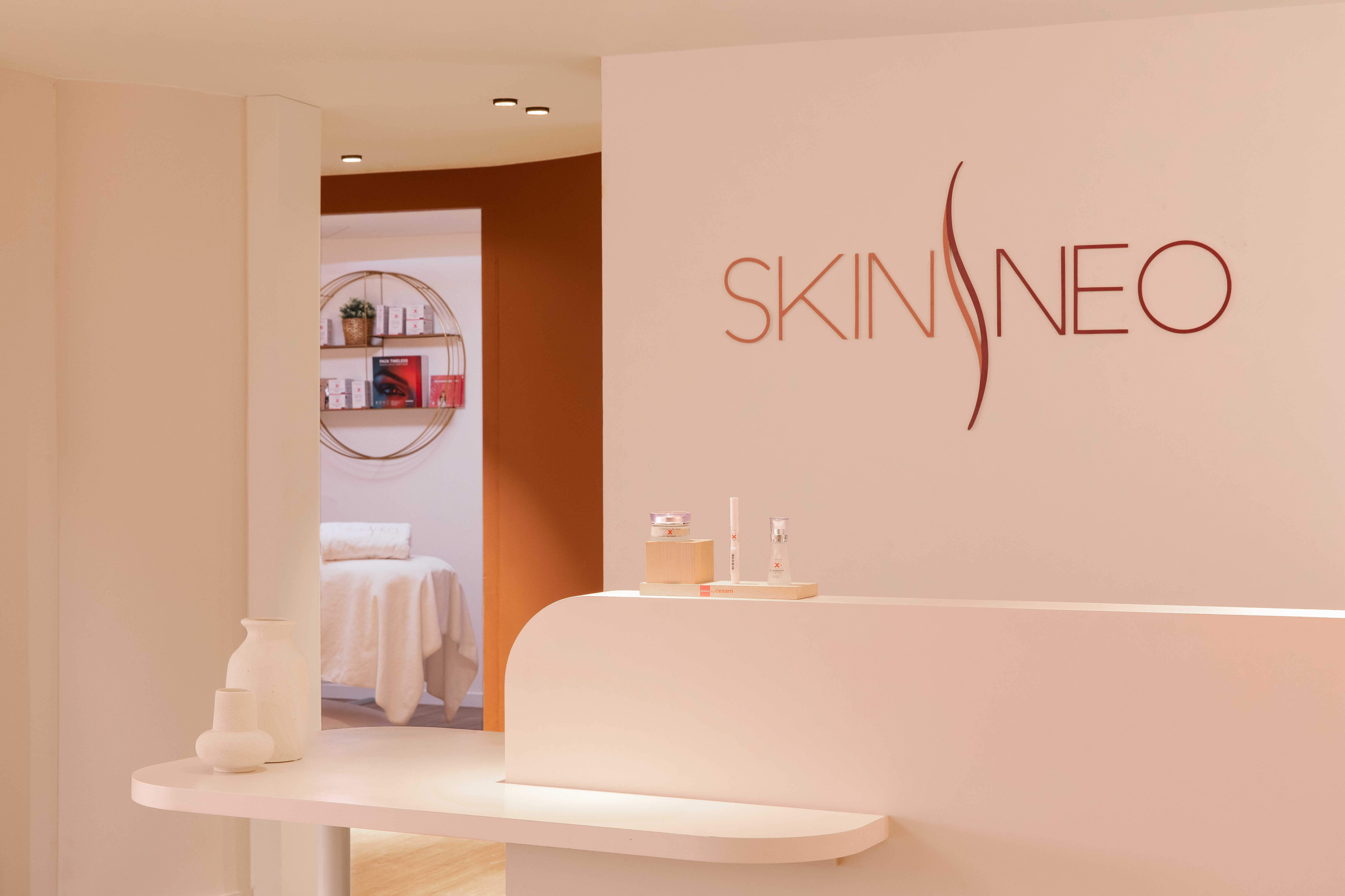 Foto 1 di Skinneo