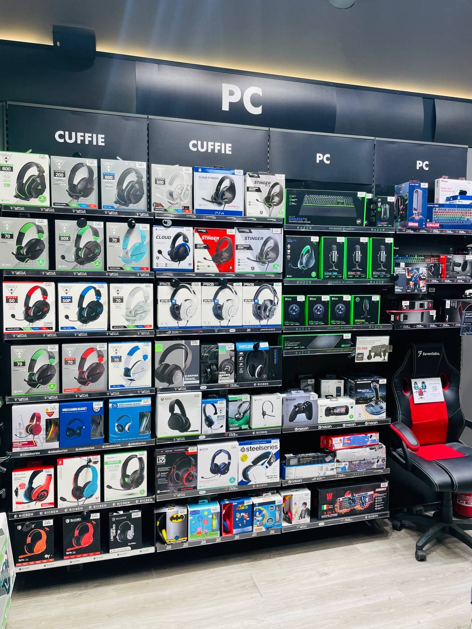 Foto 10 di GameStop