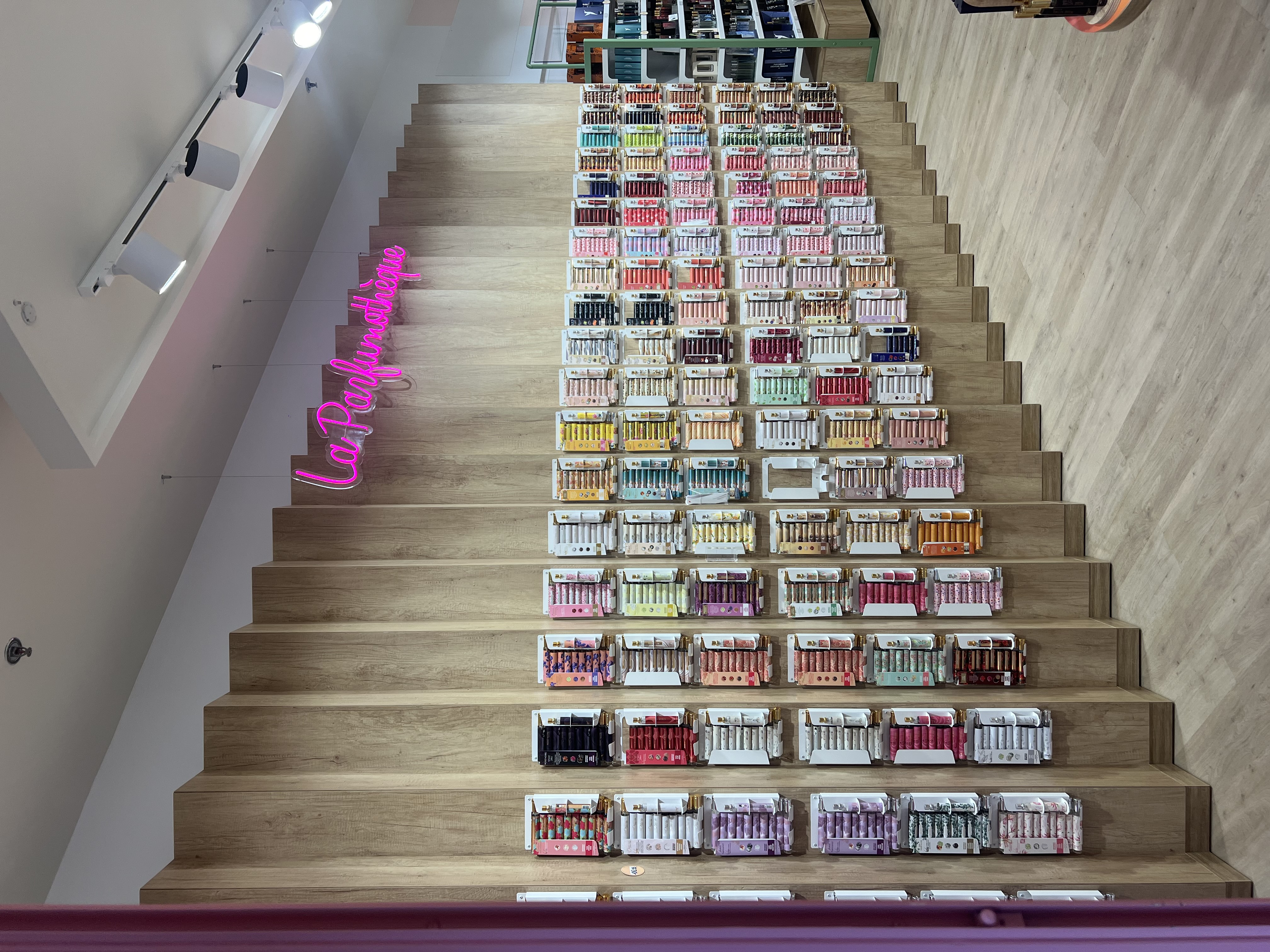 Foto 4 di Adopt Parfums