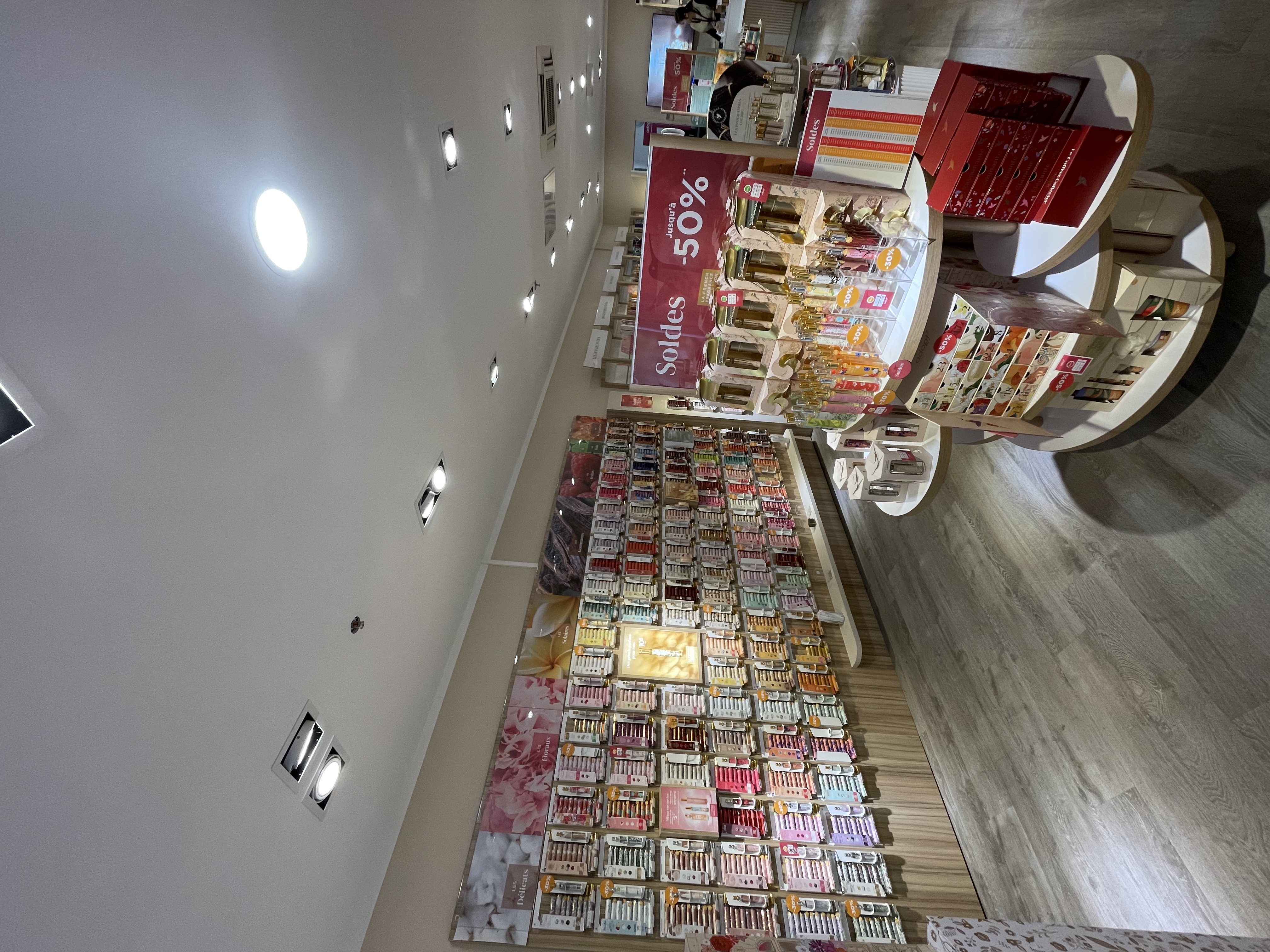 Foto 11 di Adopt Parfums