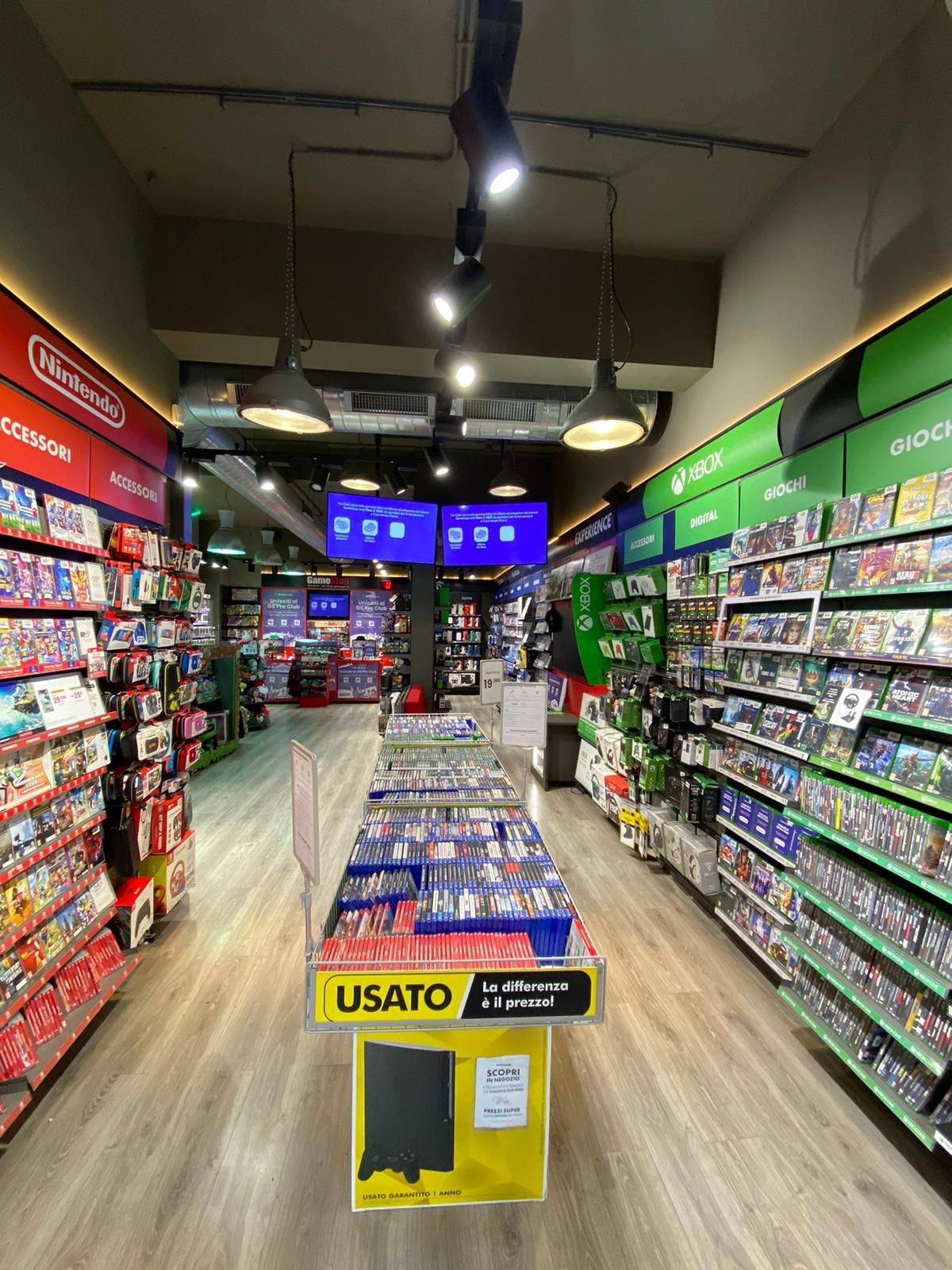Foto 6 di GameStop