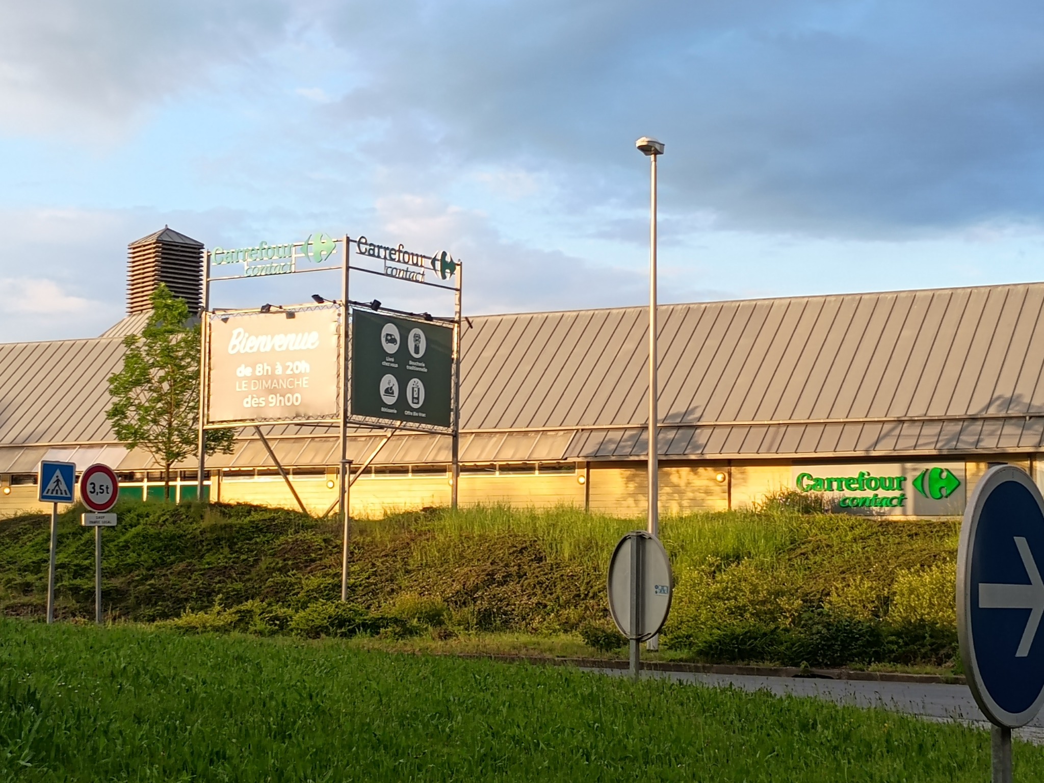 Carrefour Contact - Supermarch, hypermarch, 1375 Rte De Saint-Jean De  Braye, 45400 Semoy (France) - Adresse, Horaire